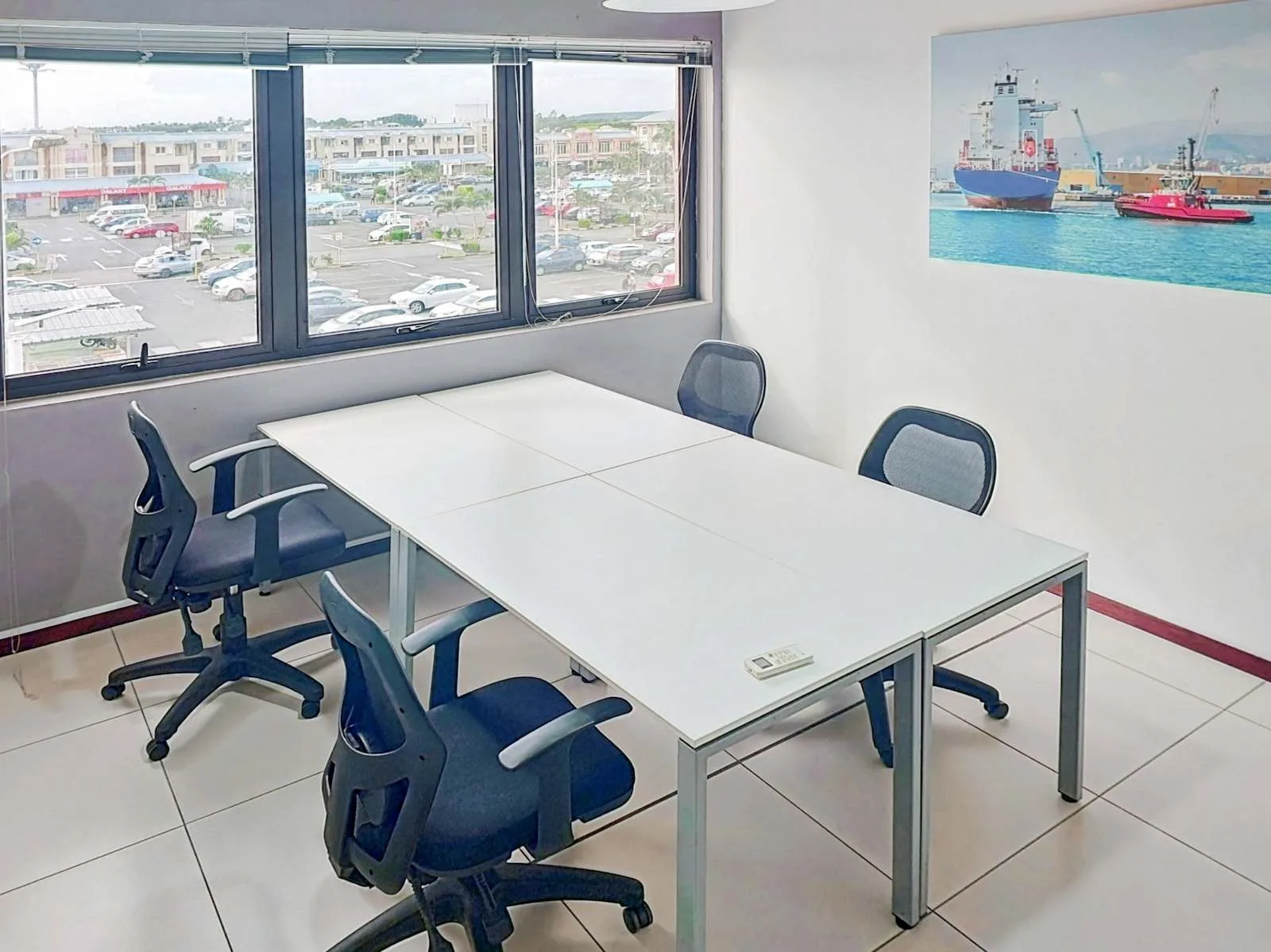 Regus Grand Bay, Central, Meeting room for 4 people, Grand Bay