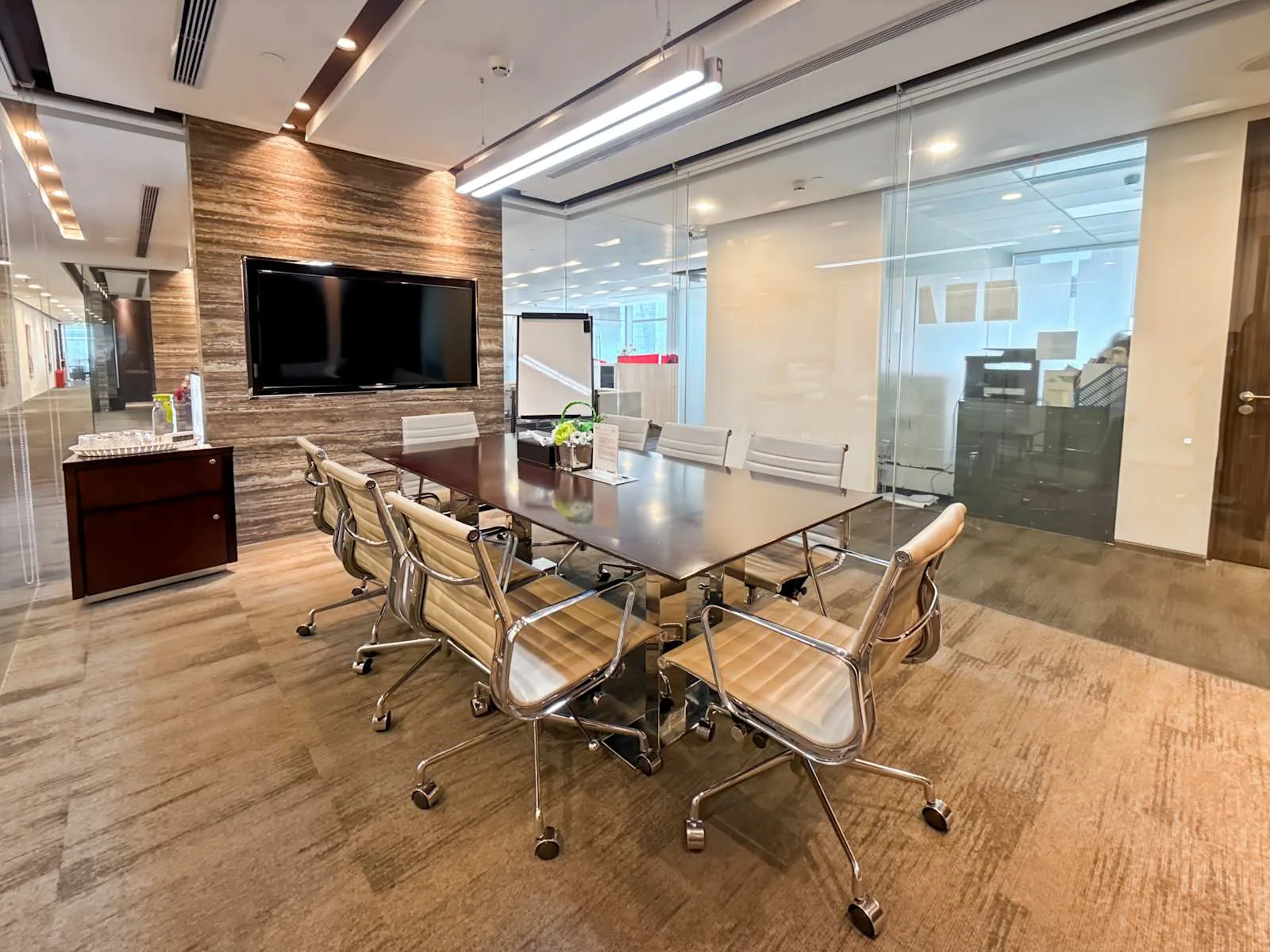 Regus GUANGZHOU, Kingold Century Centre、8人会议室、广州市