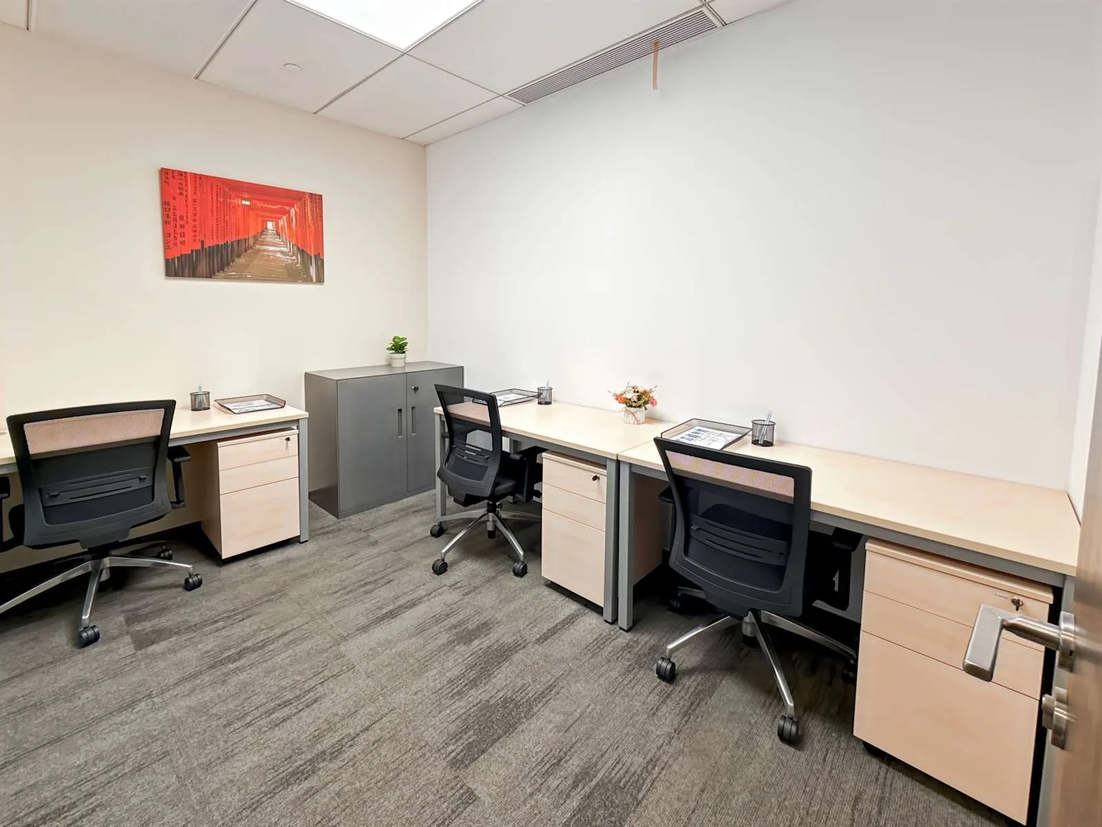 Regus GUANGZHOU, Kingold Century Centre、3个工位的独立办公室、广州市
