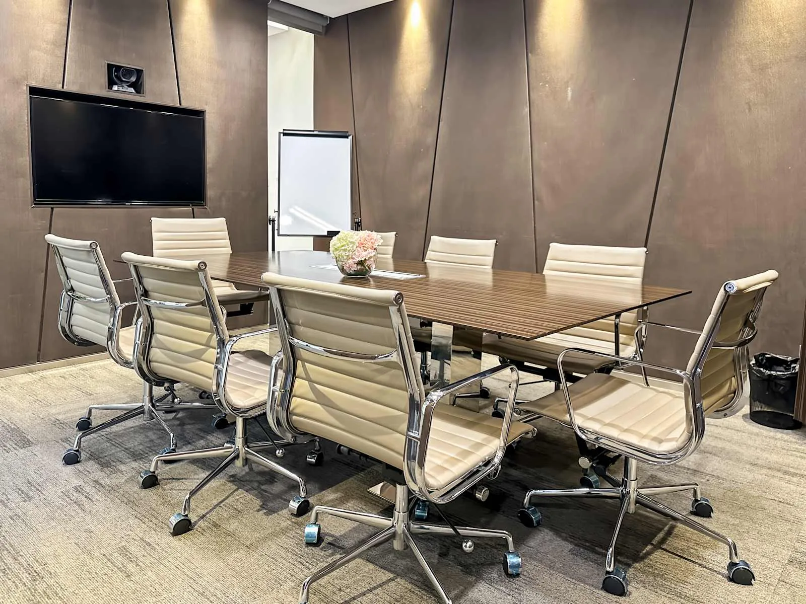 Regus GUANGZHOU, Teem Tower 27/F、8人会议室、广州市