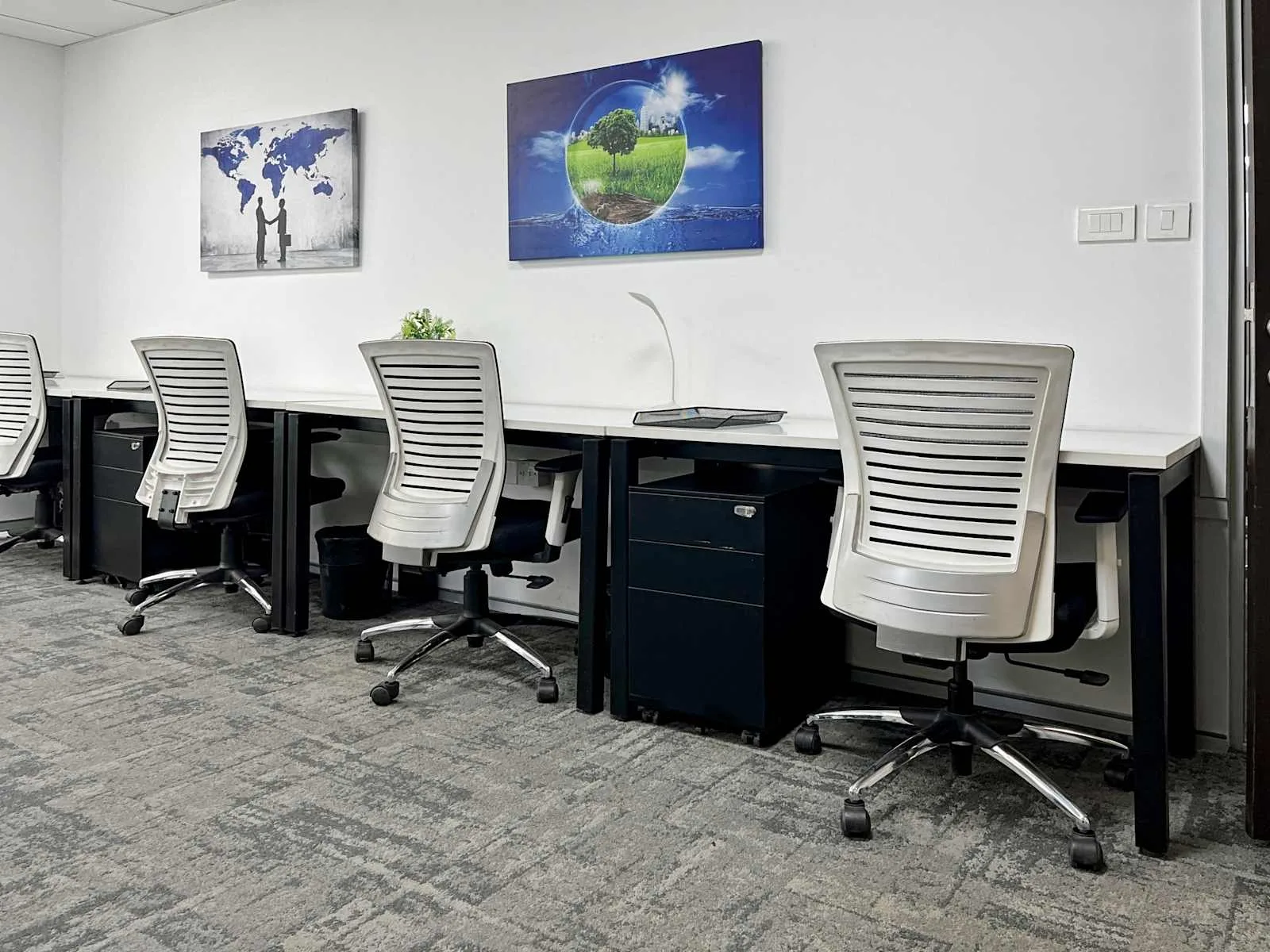 Regus GURUGRAM, Unitech Cyber Park, Private office, 4 desks, Gurugram