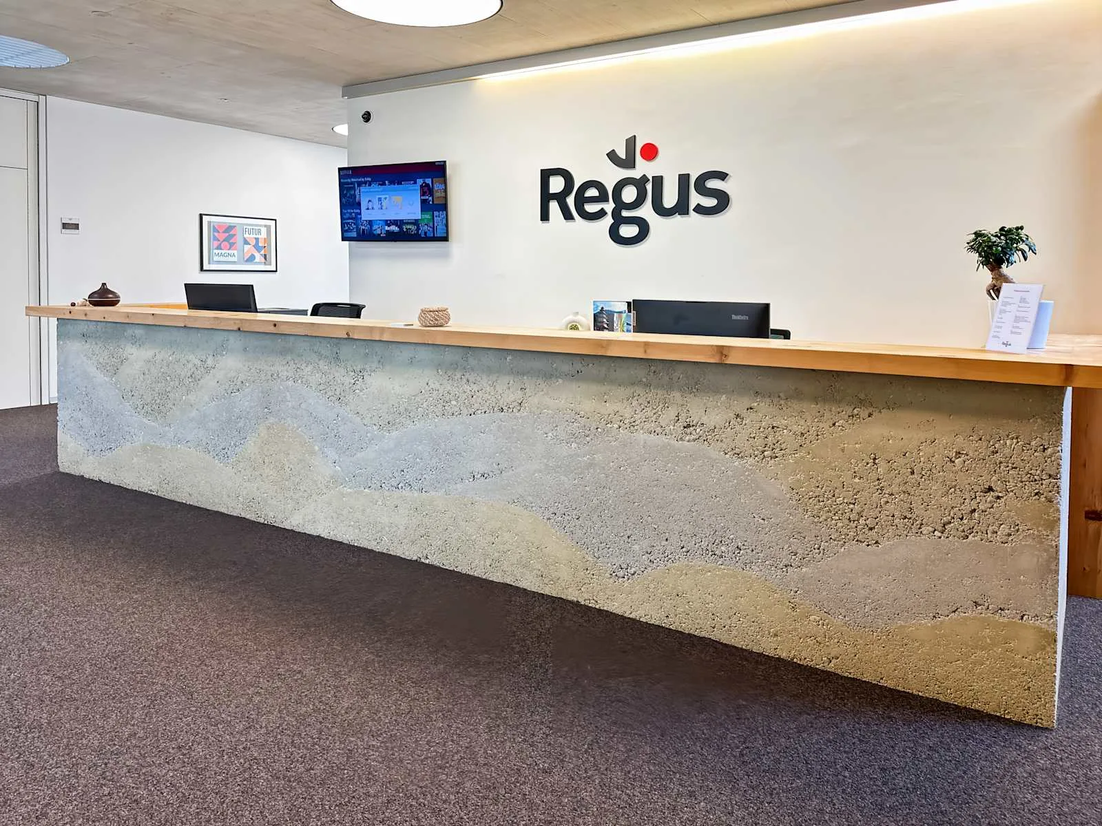 Regus Hall in Tirol, Hall Haus, Reception, Hall in Tirol