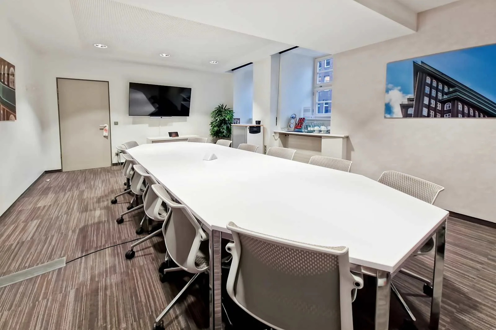 Regus HAMBURG, Chilehaus, Meeting room for 12 people, Hamburg