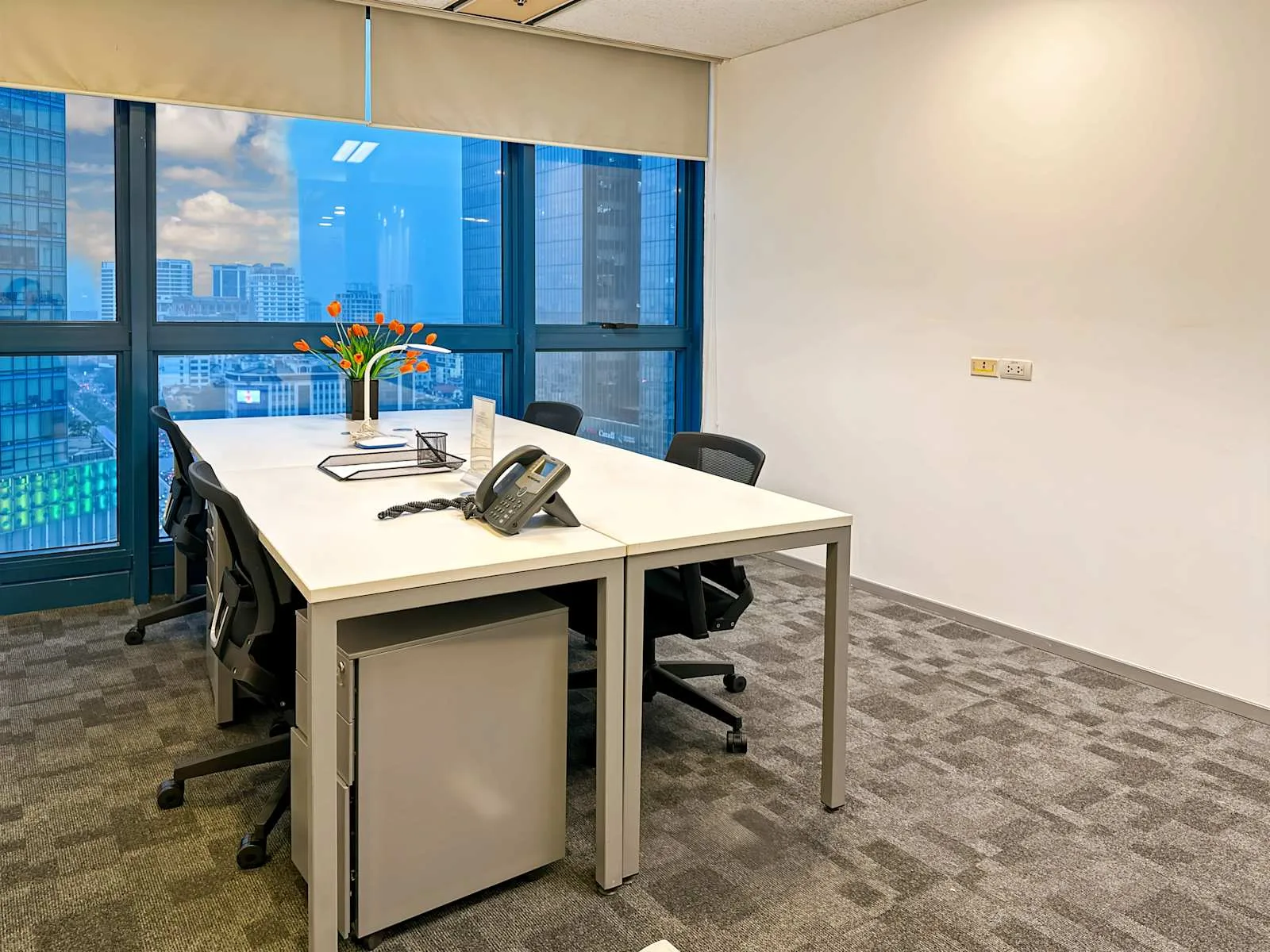 Regus HANOI, Daeha, Văn phòng riêng 4 chỗ làm việc, Hà Nội