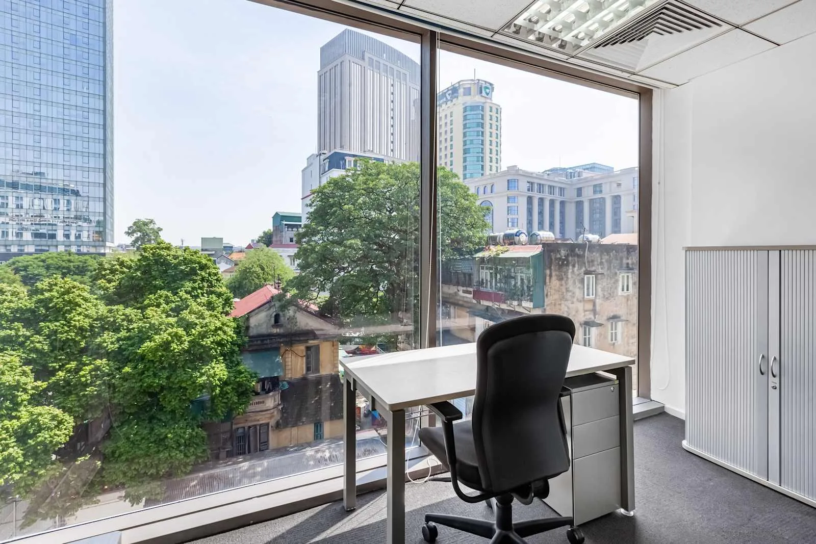 Regus Hanoi, Ly Thai To, Private office, 1 desk, Hanoi