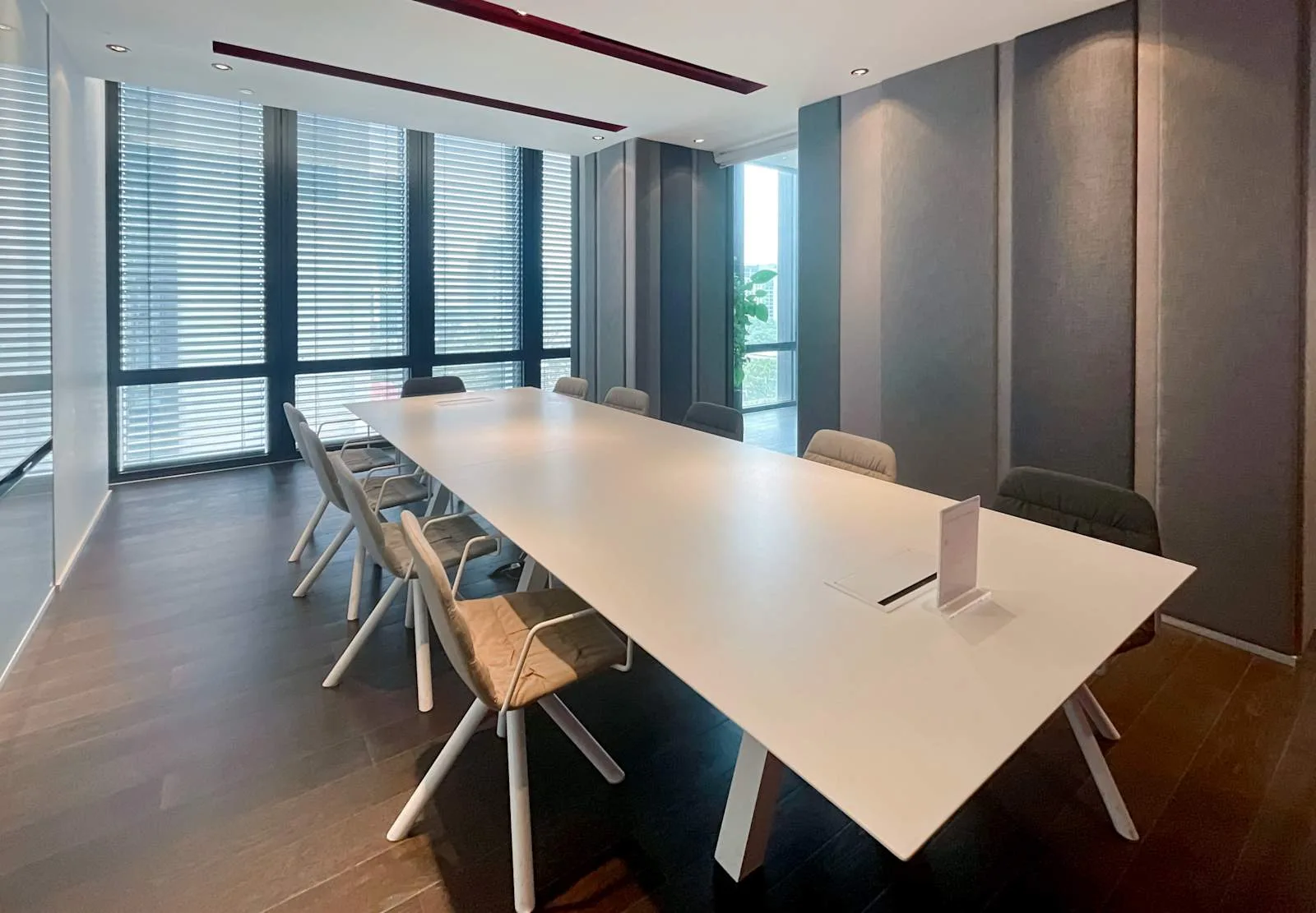 Regus HO CHI MINH CITY, Deutsches Haus, Meeting room for 10 people, Ho Chi Minh City