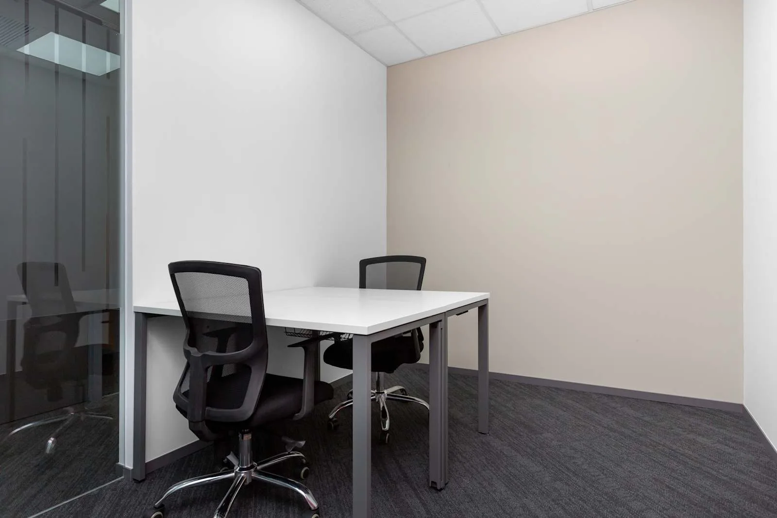 Regus HO CHI MINH CITY, M-Building, Private office, 2 desks, Ho Chi Minh City