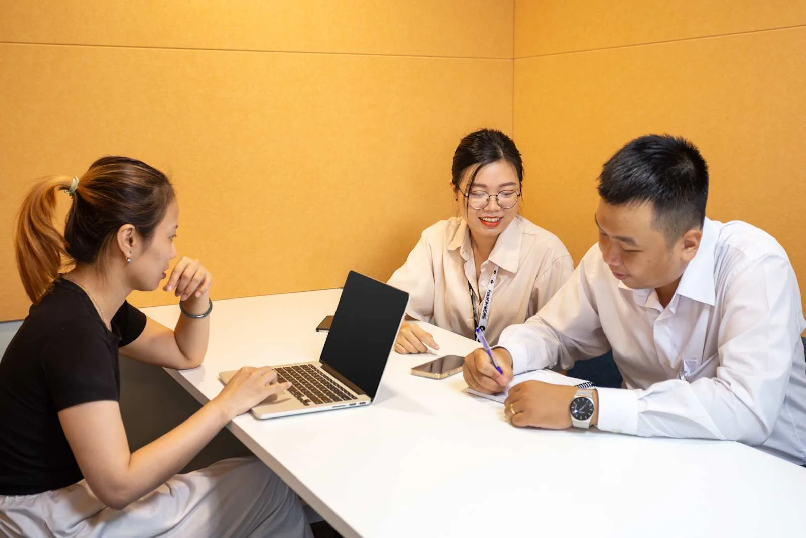 Regus Ho Chi Minh, Q2 Thao Dien, Meeting room for 4 people, Ho Chi Minh City