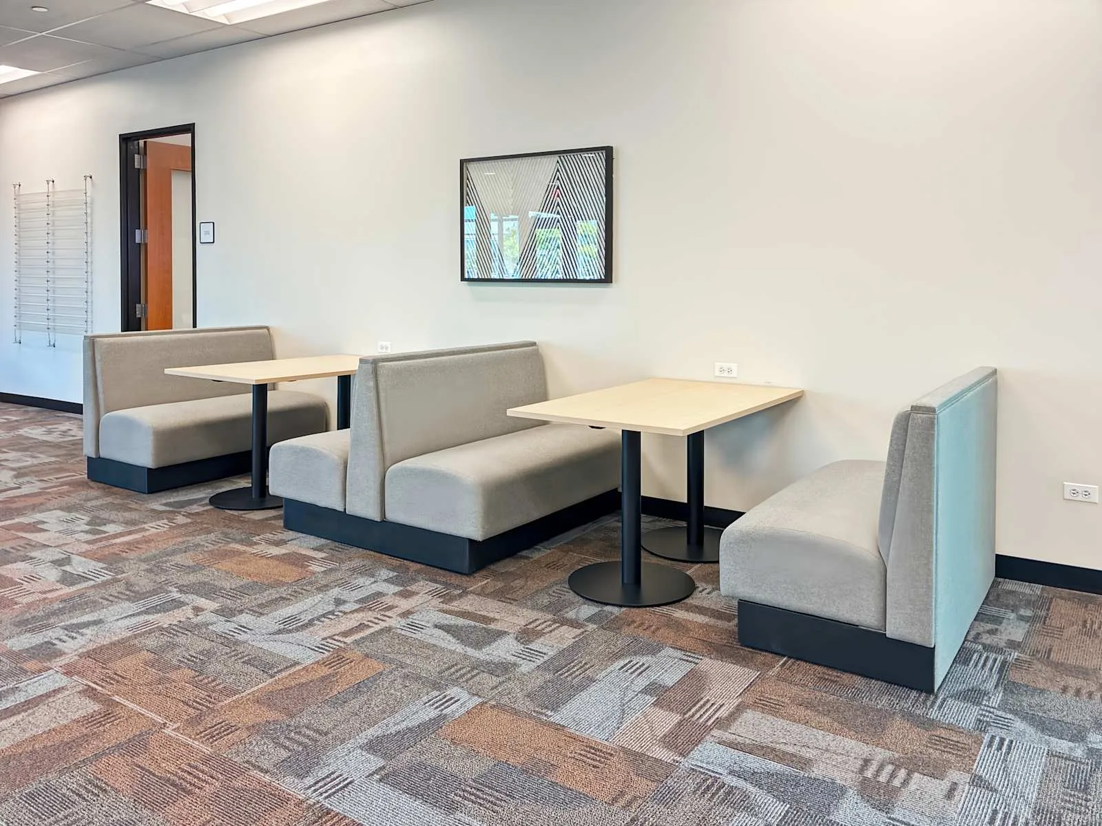 Regus IL, Hoffman Estates - Prairie Stone Pkwy, Cafeteria, Hoffman Estates, IL