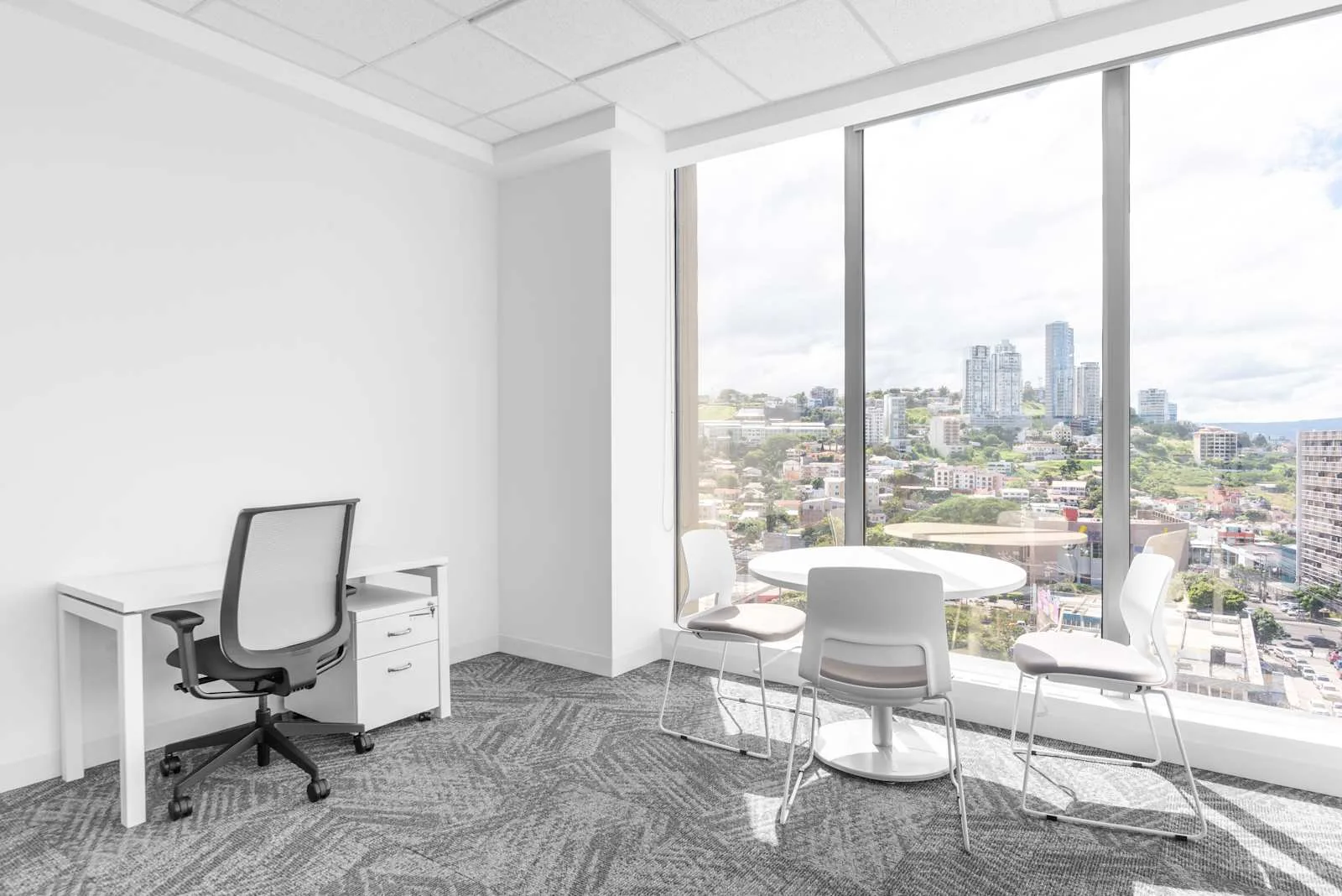 Regus HONDURAS, Tegucigalpa, Novacentro, Private office, 1 desk, Tegucigalpa
