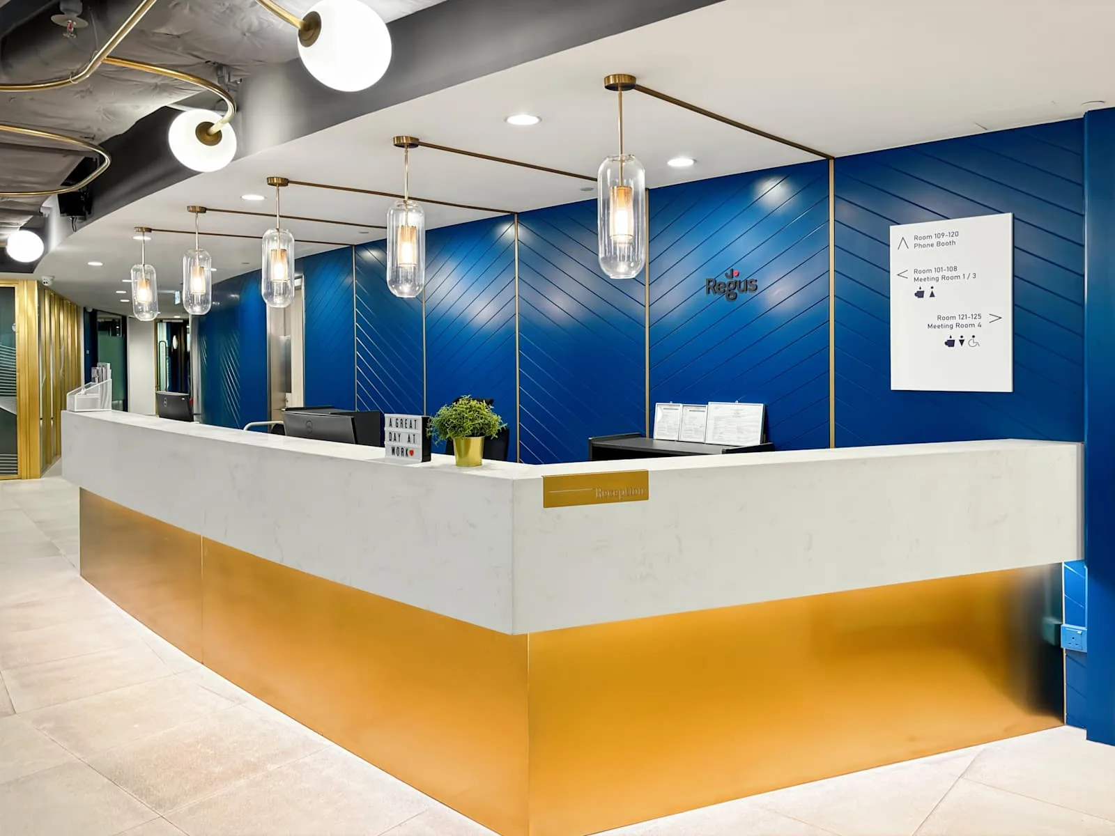 Regus Hong Kong, Grand Century Place, Tower 1, 17F、前台、香港