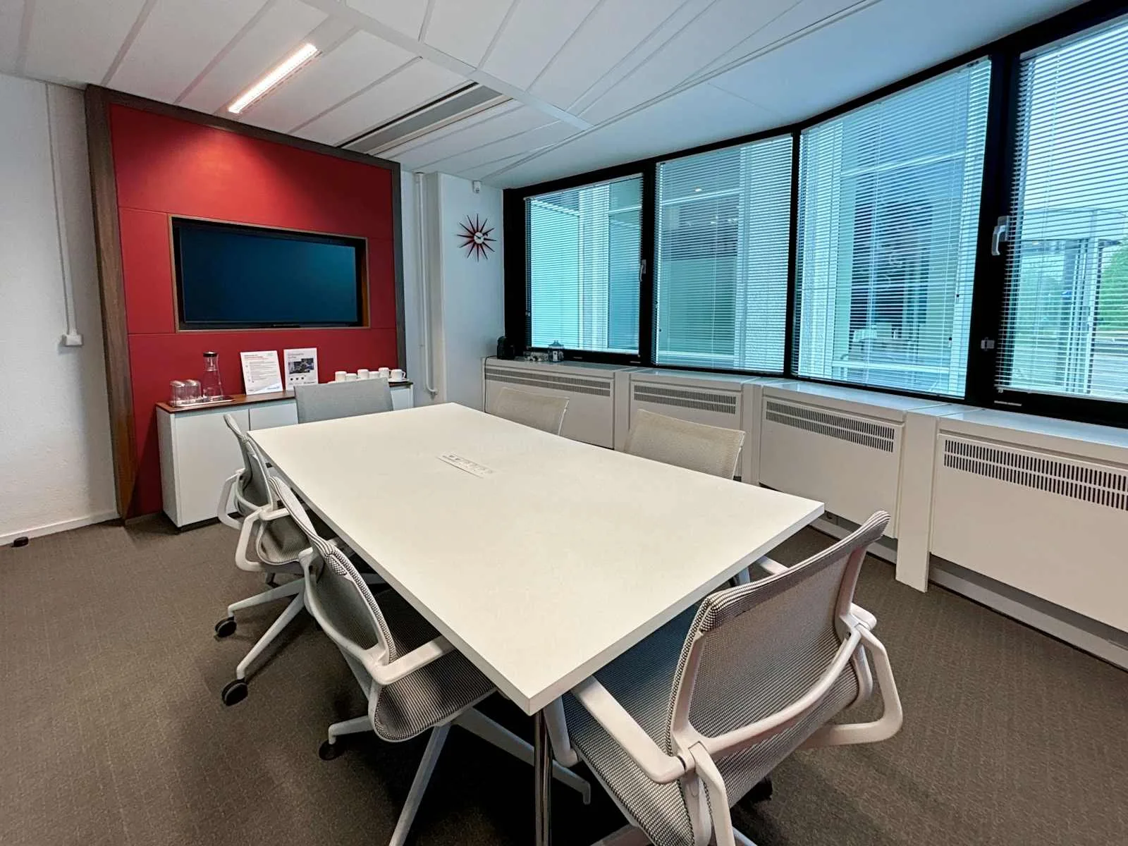 Regus HOOFDDORP, Azura, Meeting room for 8 people, Hoofddorp