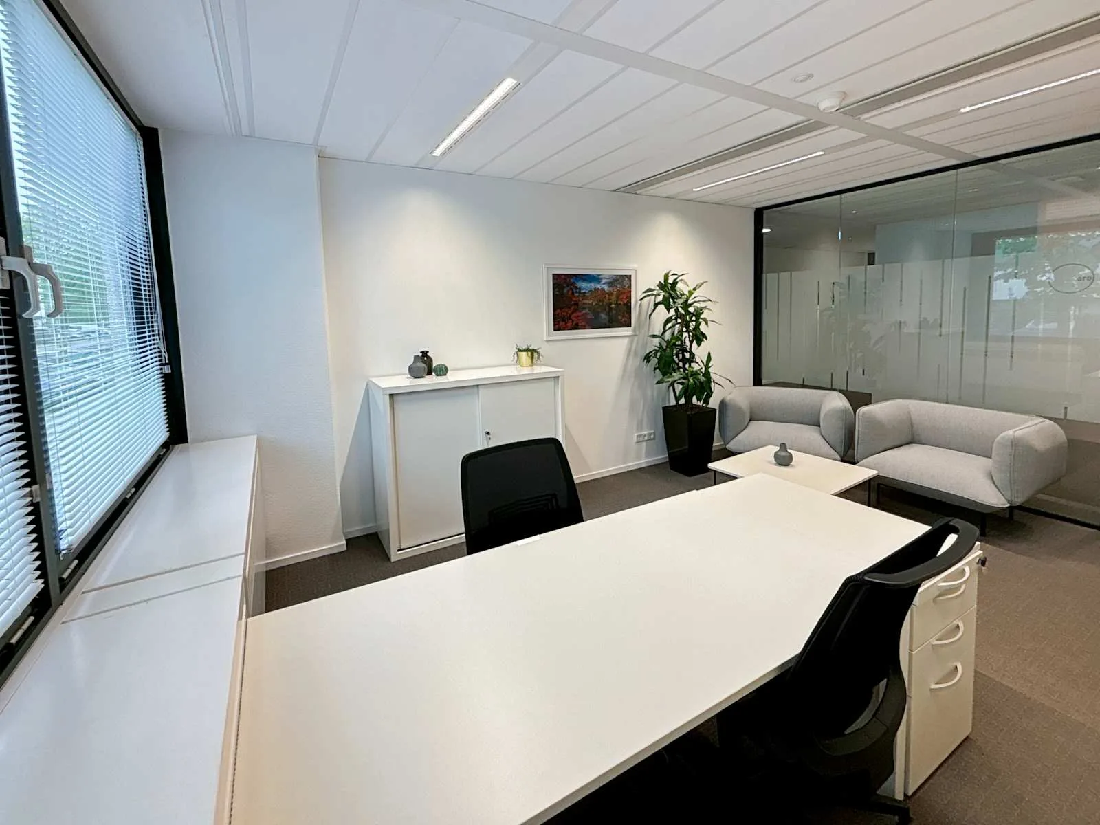 Regus HOOFDDORP, Azura, Private office, 2 desks, Hoofddorp