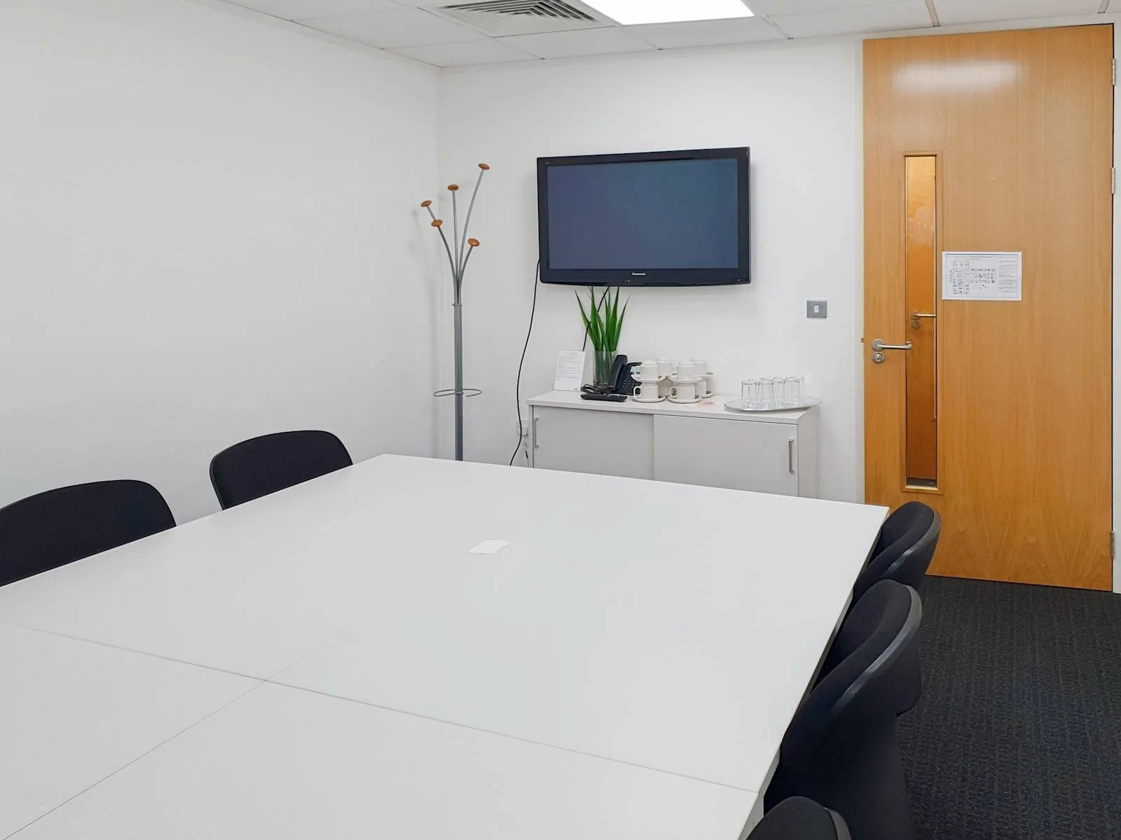 Regus HORSHAM, Worthing Road, Meeting room for 6 people, Horsham