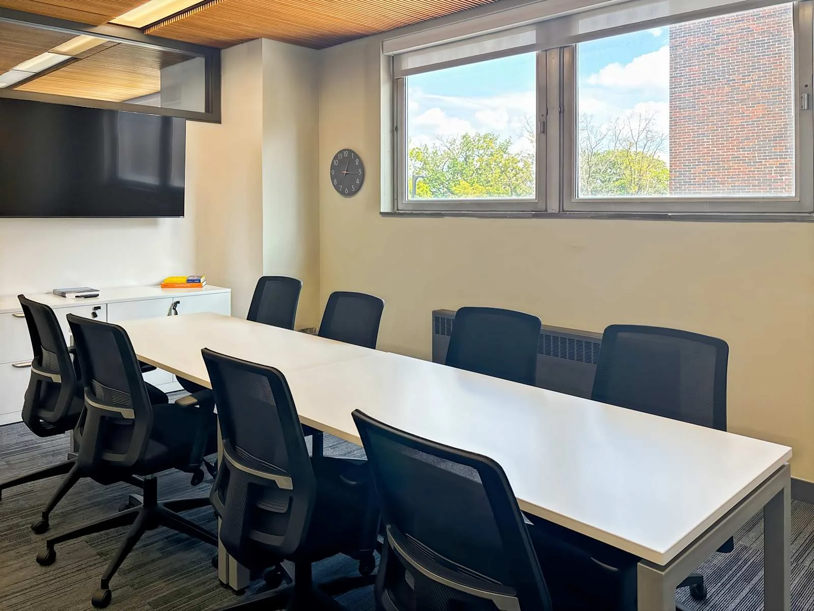 Regus IA, Des Moines - Grand Ave, Meeting room for 8 people, Des Moines, IA