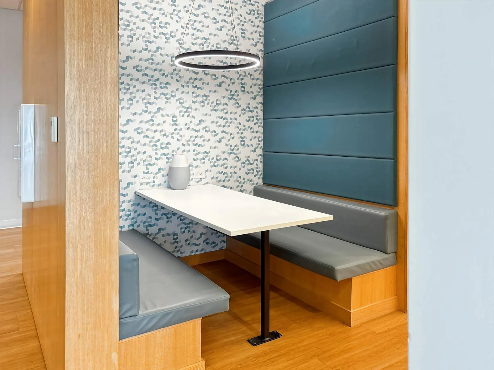 Regus IA, Des Moines - West Glen Town Centre, Coworking space, West Des Moines, IA