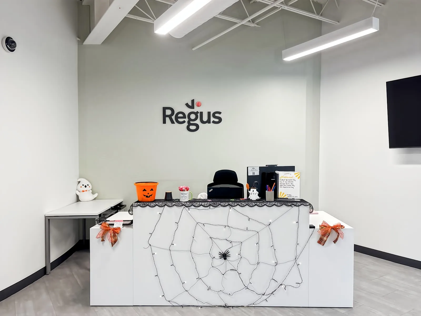 Regus IA, West Des Moines - West Lakes Parkway, Reception, West Des Moines, IA