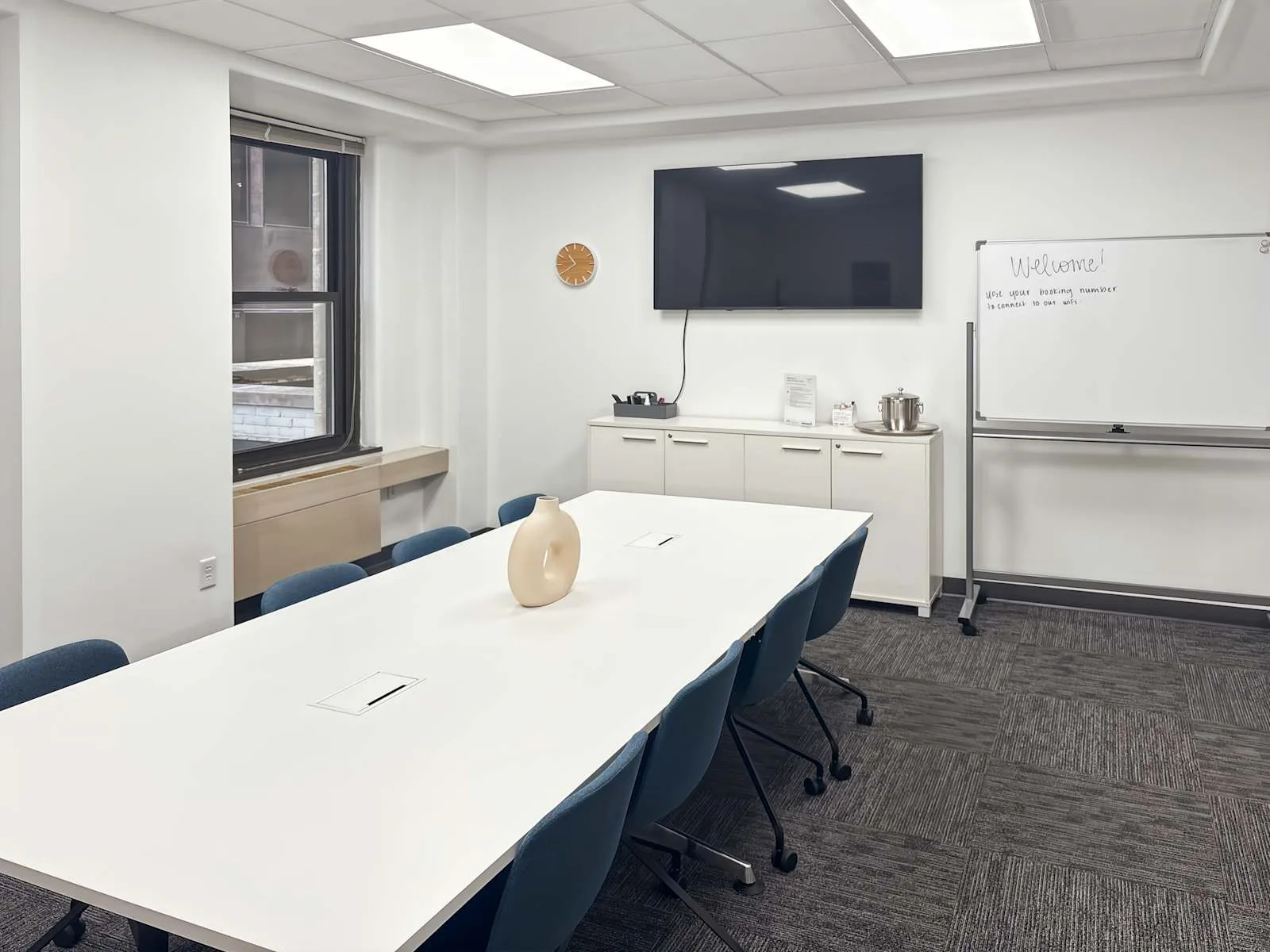 Regus IN, Indianapolis - Meridian St, Meeting room for 8 people, Indianapolis, IN