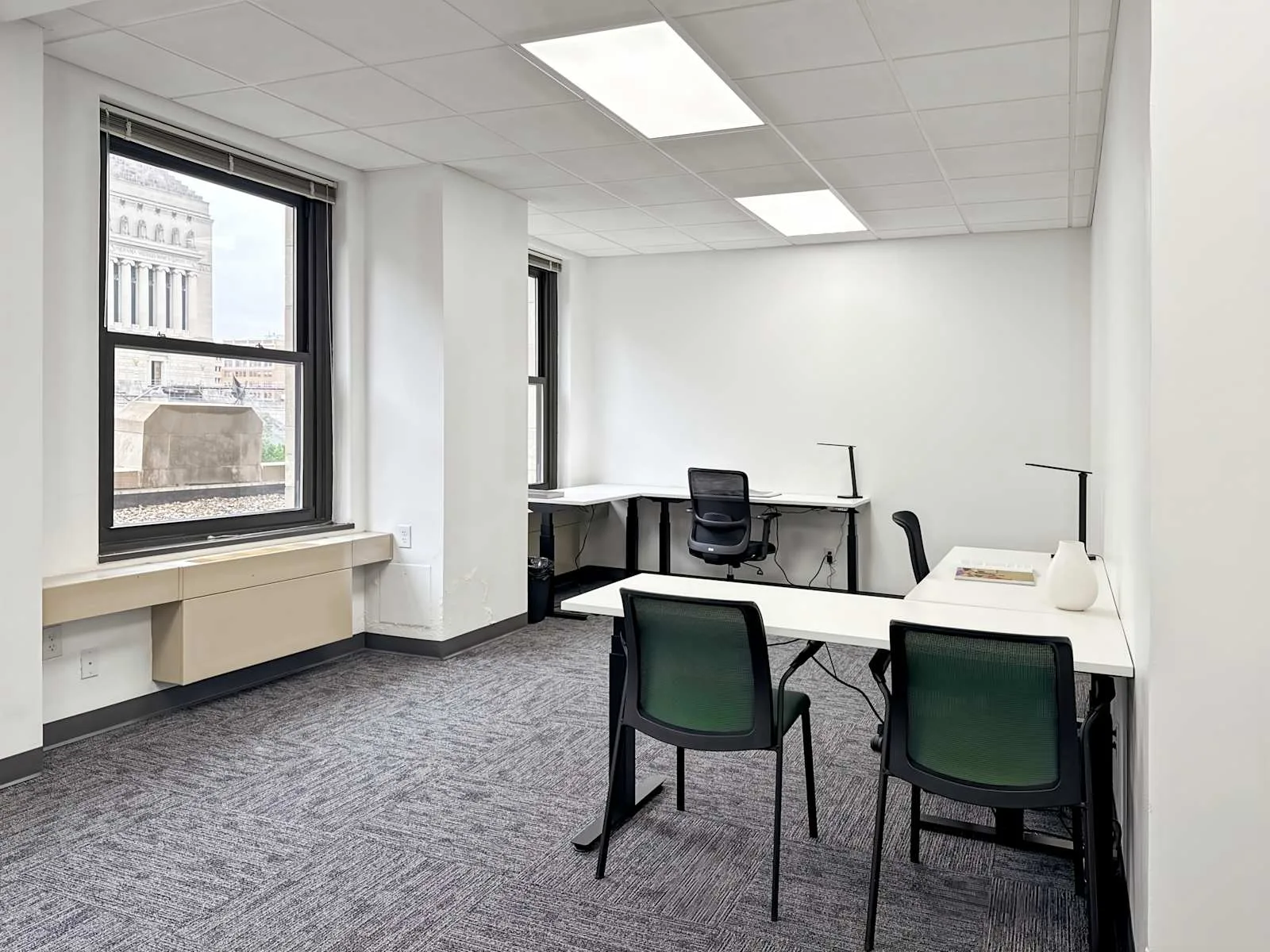 Regus IN, Indianapolis - Meridian St, Private office, 4 desks, Indianapolis, IN
