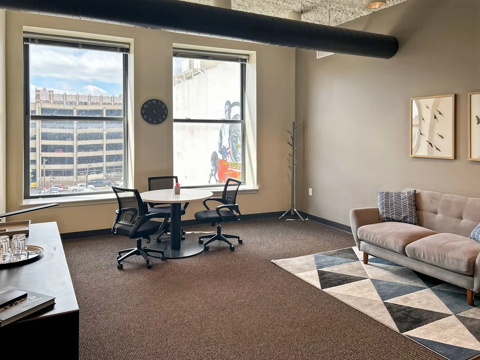Regus IN, Indianapolis - E Washington Street, Meeting room for 3 people, Indianapolis, IN