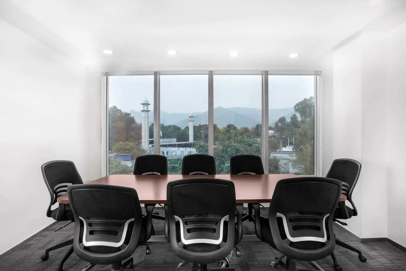 Regus ISLAMABAD, Emirates Tower, Meeting room for 8 people, Islamabad