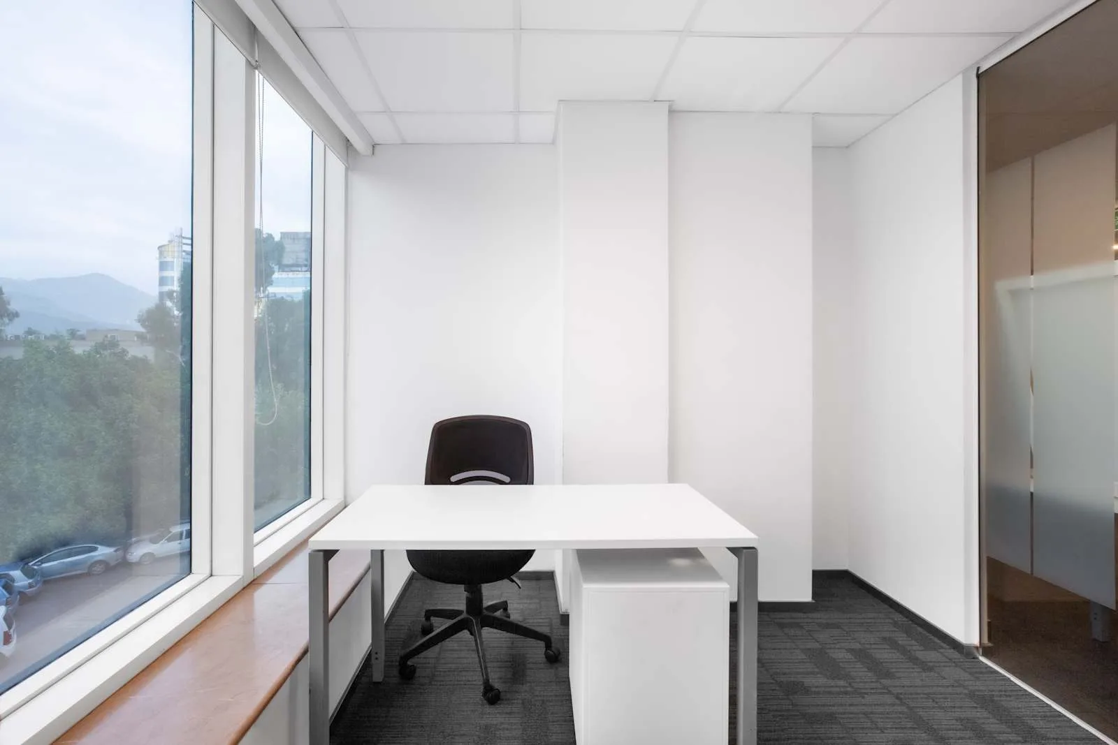 Regus ISLAMABAD, Emirates Tower, Private office, 1 desk, Islamabad