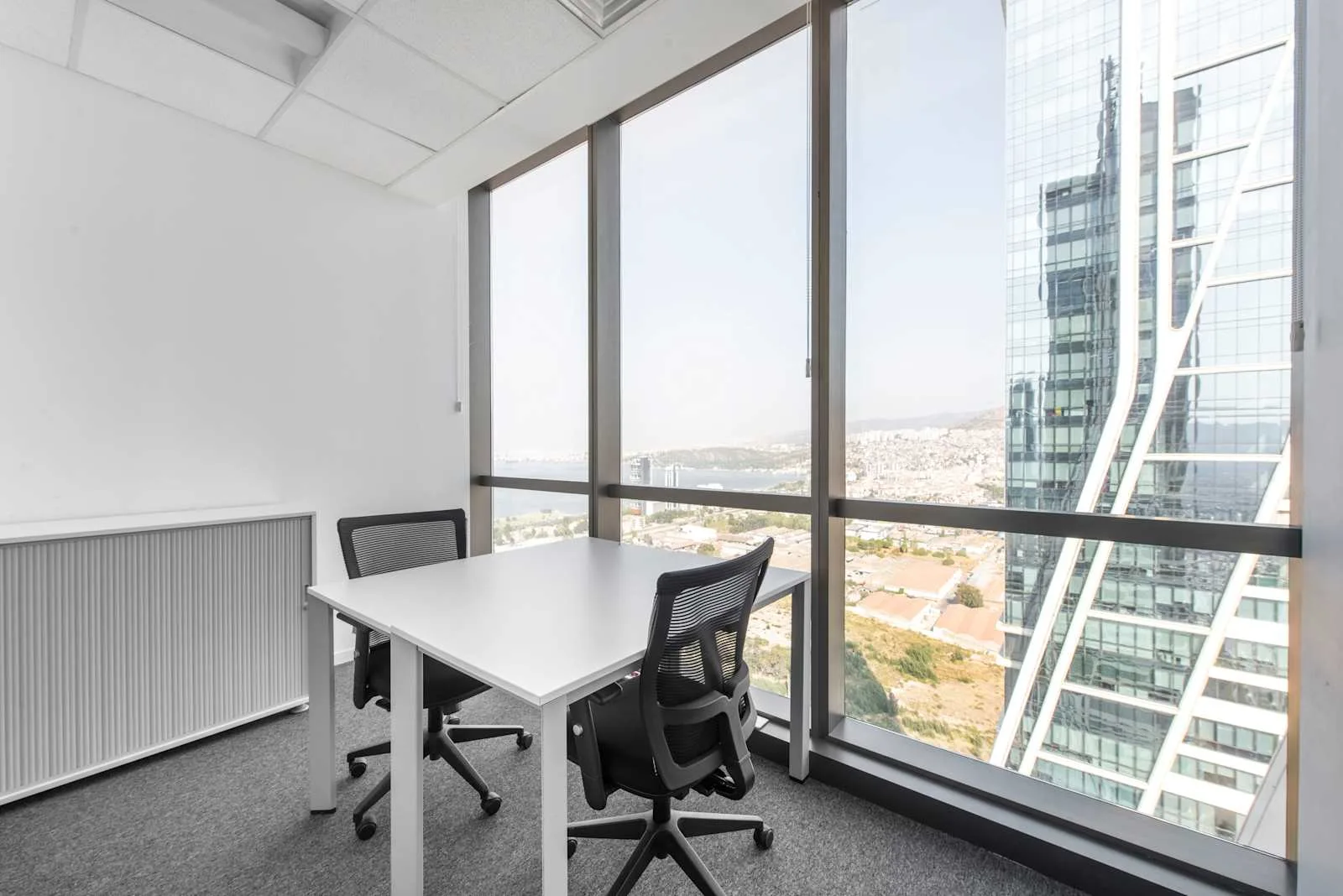 Regus IZMIR, Bayrakli - Folkart Towers-TRY, 2 çalışma istasyonlu özel ofis, Izmir