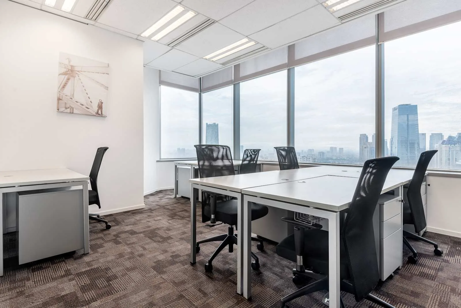 Regus JAKARTA, Ciputra World, Kantor pribadi dengan 6 meja kerja, Jakarta