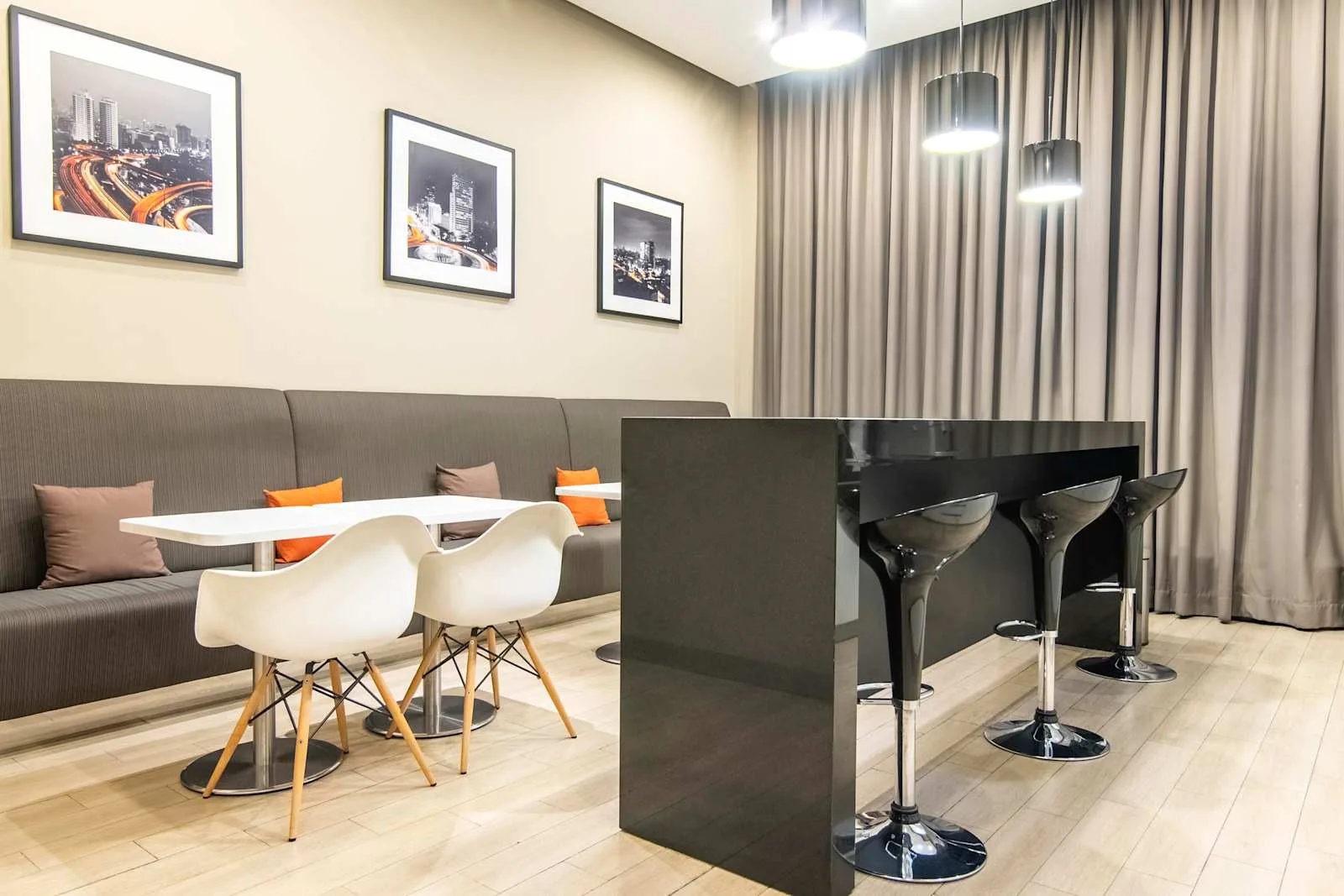 Regus JAKARTA, Equity Tower, Cafeteria, Jakarta