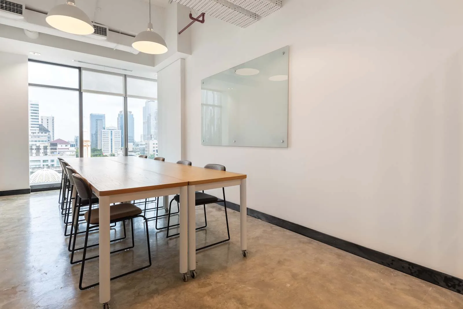 Regus Jakarta, JB Tower, Meeting room for 8 people, Jakarta