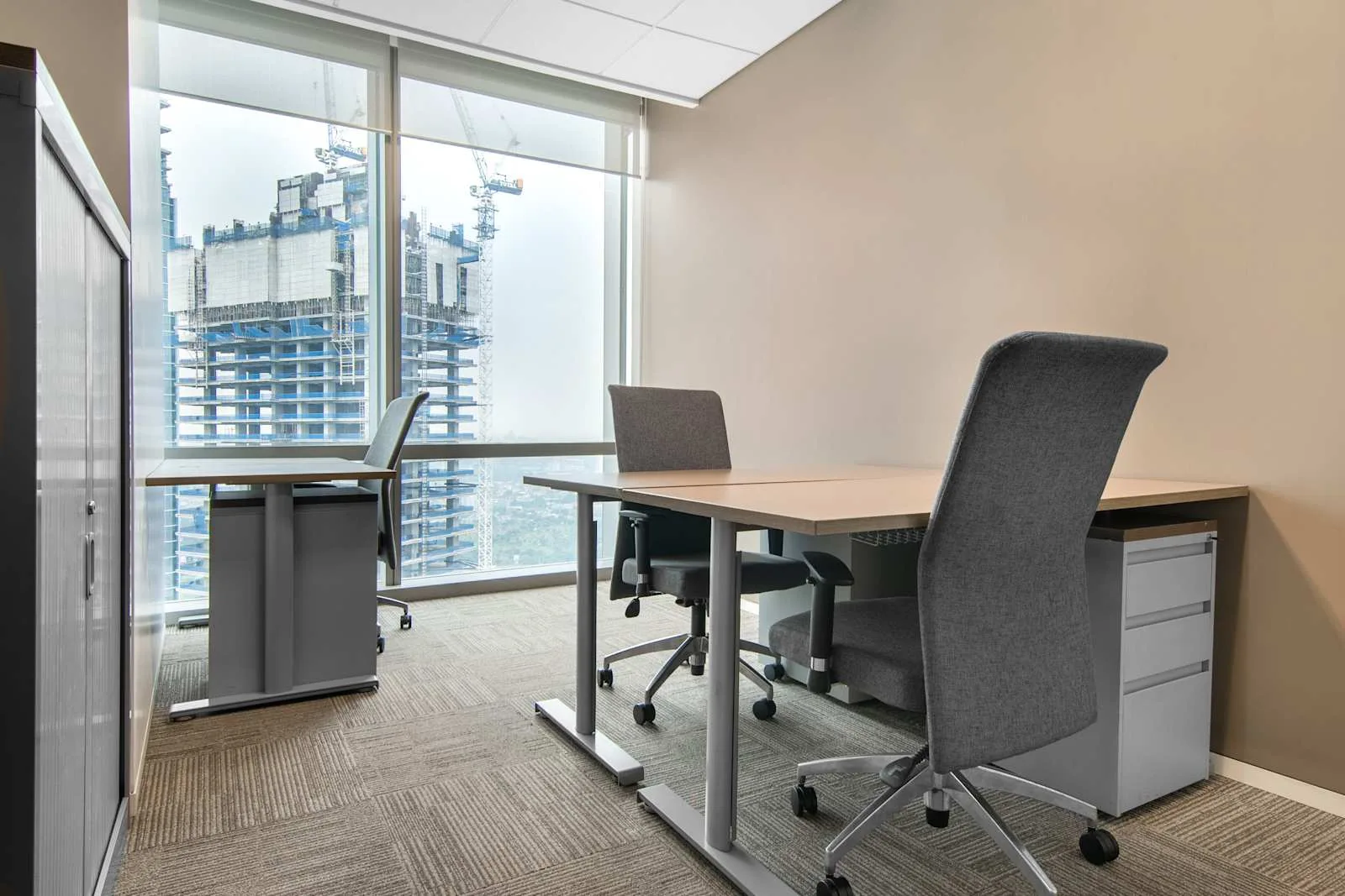 Regus JAKARTA, Menara BCA Grand Indonesia, Kantor pribadi dengan 3 meja kerja, Jakarta