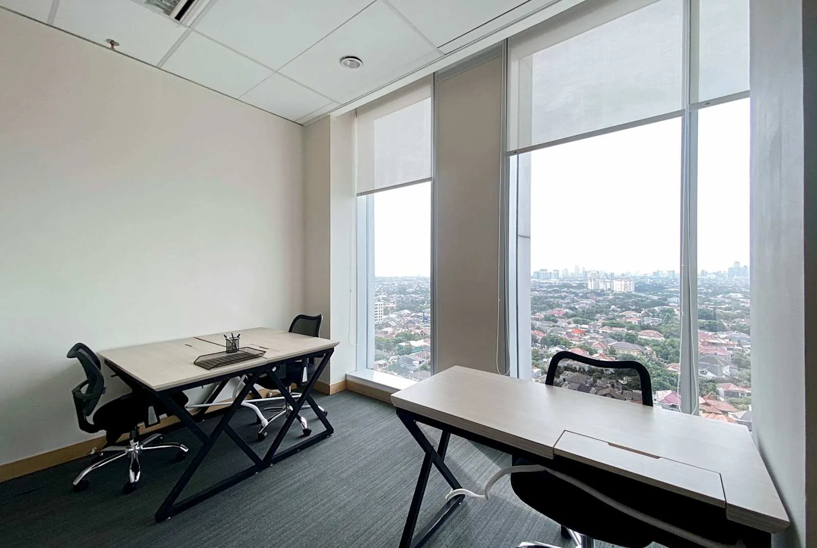 Regus Jakarta, Menara Palma Simatupang, Kantor pribadi dengan 3 meja kerja, Jakarta