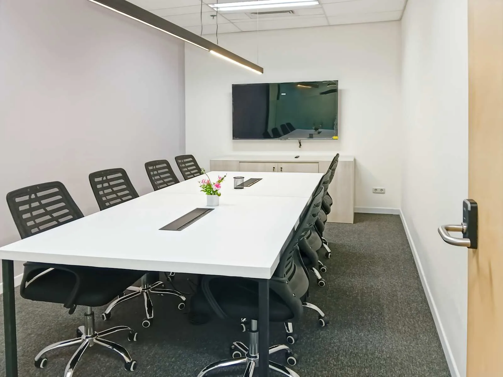 Regus Jakarta, Metropolitan Tower, Meeting room for 8 people, Kota Tangerang Selatan, Banten