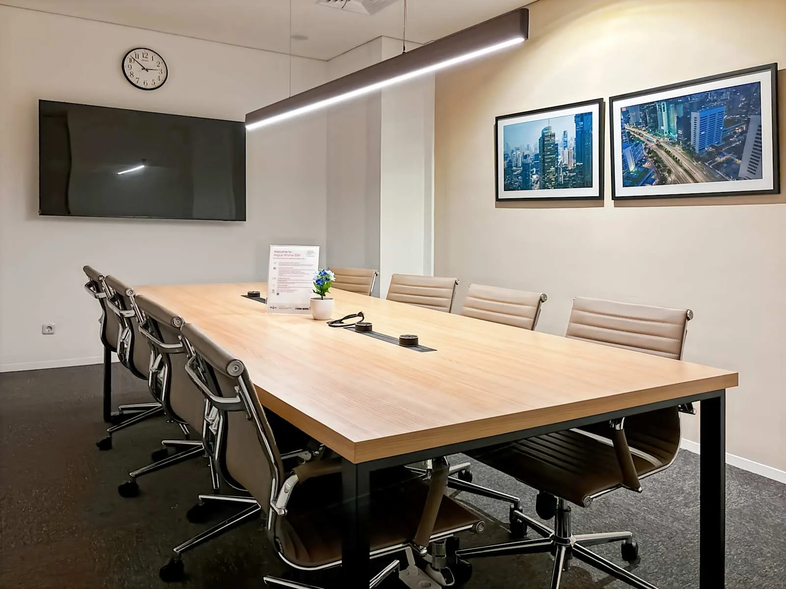 Regus Jakarta, Wisma SSK, Meeting room for 8 people, Jakarta