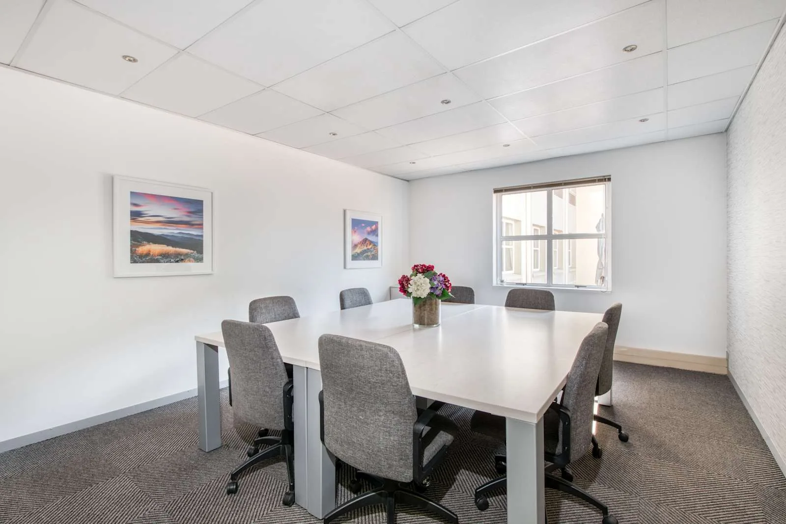 Regus JOHANNESBURG, Bryanston Cedarwoods, Meeting room for 8 people, Johannesburg