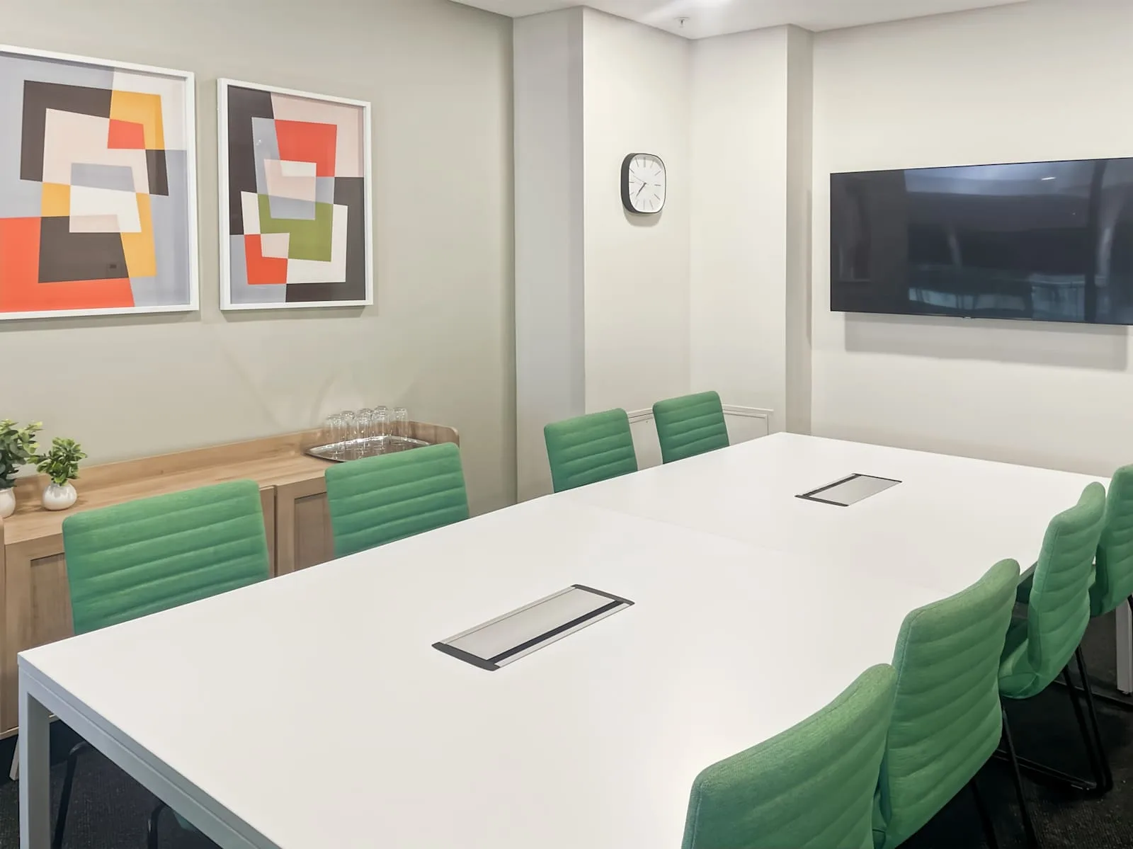 Regus Johannesburg, Cradlestone Mall, Meeting room for 8 people, Randburg