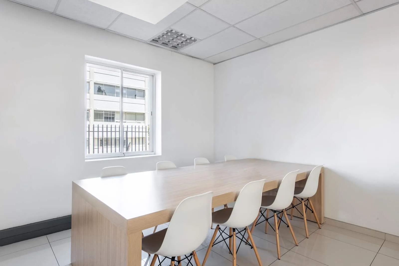 Regus JOHANNESBURG, Illovo, Fricker Road, Meeting room for 8 people, Johannesburg