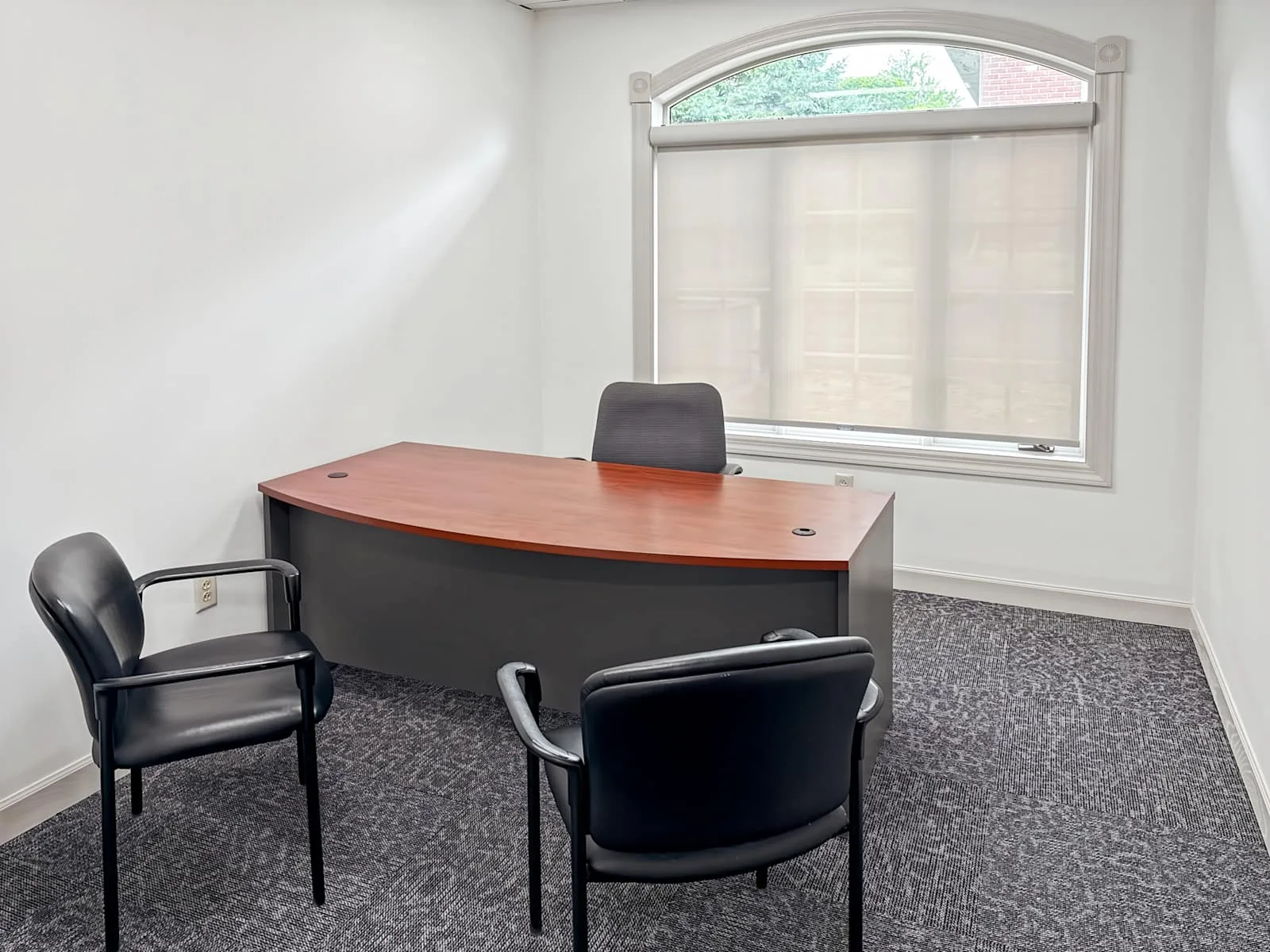 Regus IL, Joliet - Essington Rd, Private office, 1 desk, Joliet, IL