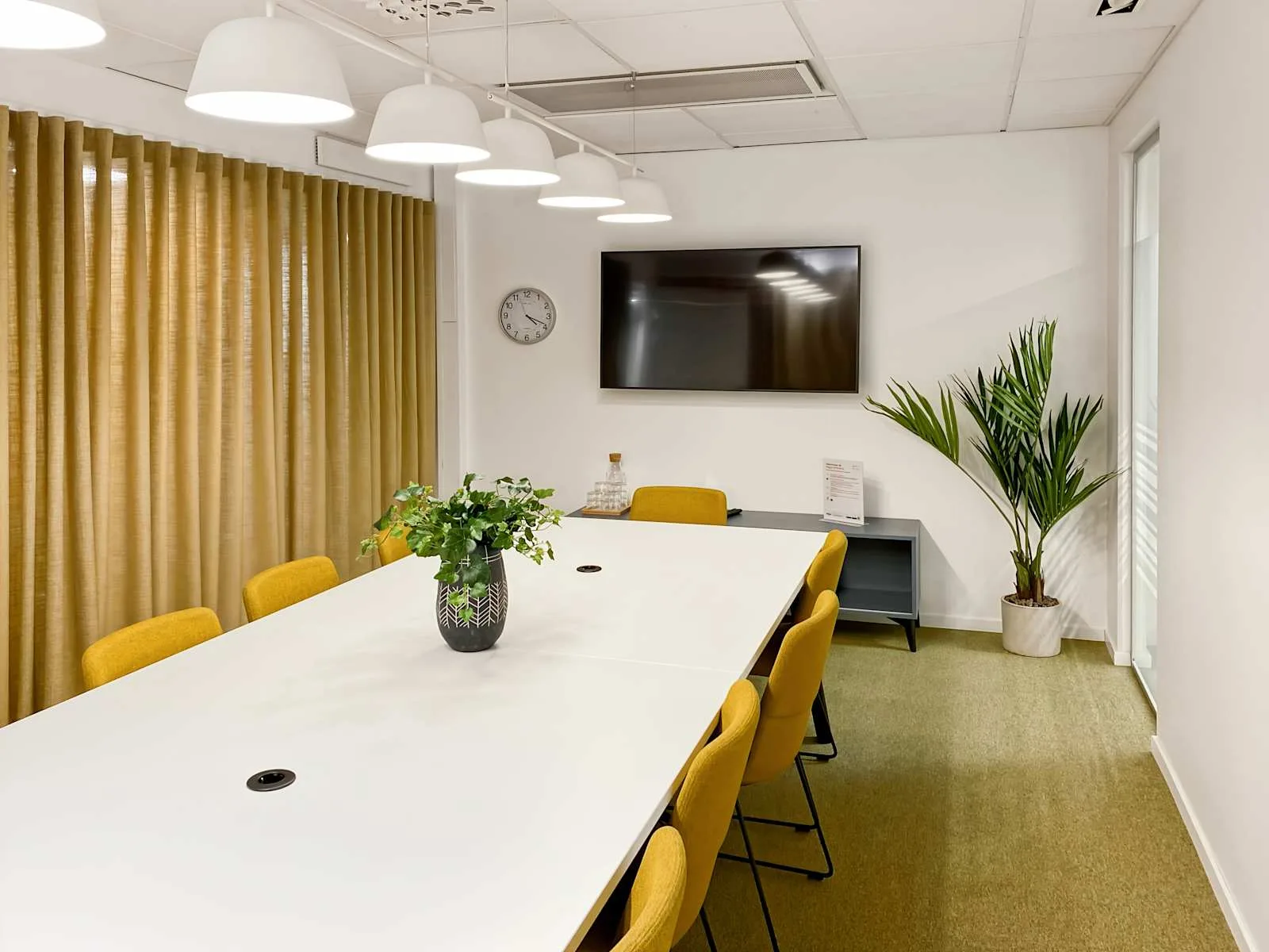 Regus Jönköping, Östra Storgatan, Meeting room for 8 people, Jönköping