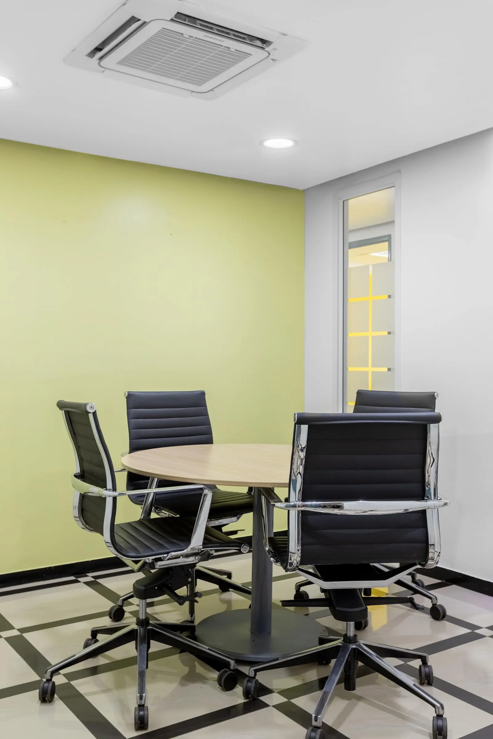 Regus KAMPALA, AHA Towers, Meeting room for 4 people, Kampala