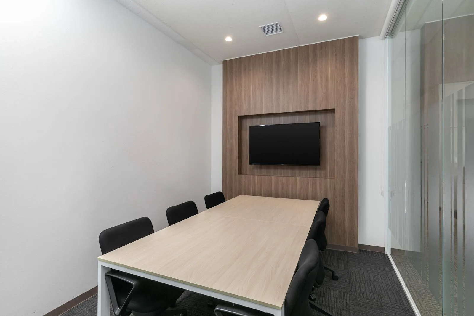 Regus KANAZAWA, Kanazawaeki Higashi、会議室（6名）、Kanazawa