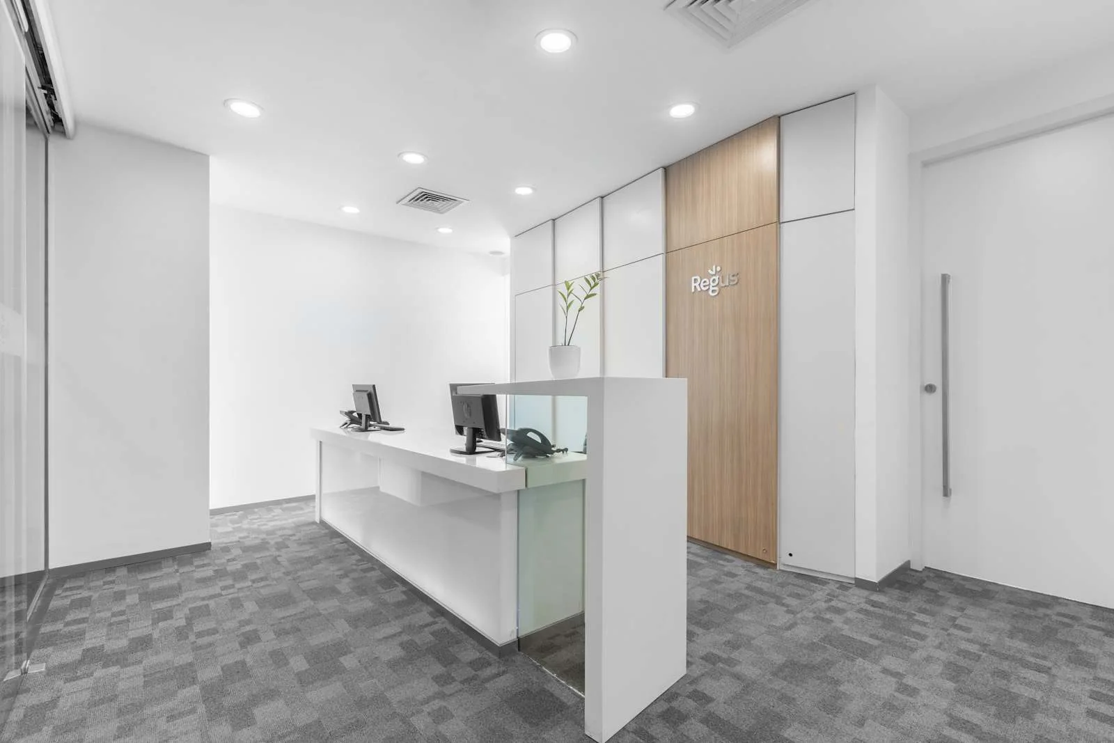 Regus KOTTE, Paramount Tower (Nawala), Reception, Kotte
