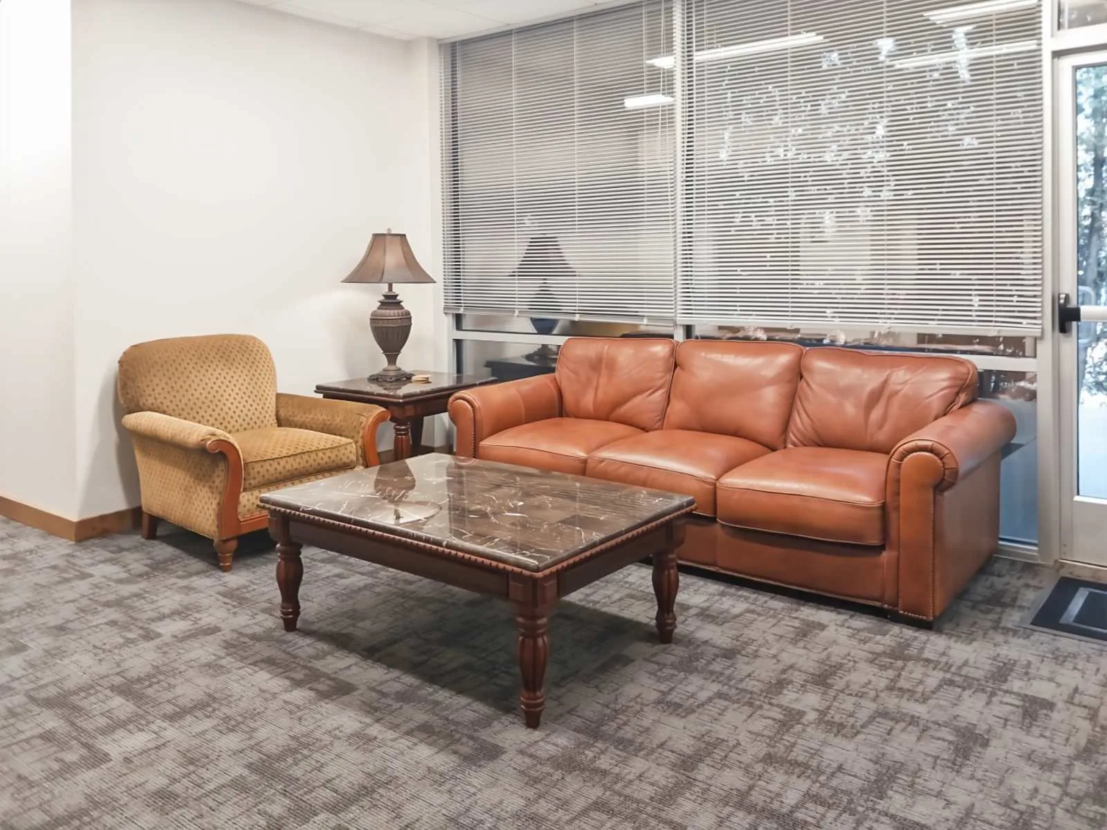 Regus KS, Overland Park - Metcalf Avenue, Lounge, Overland Park, KS