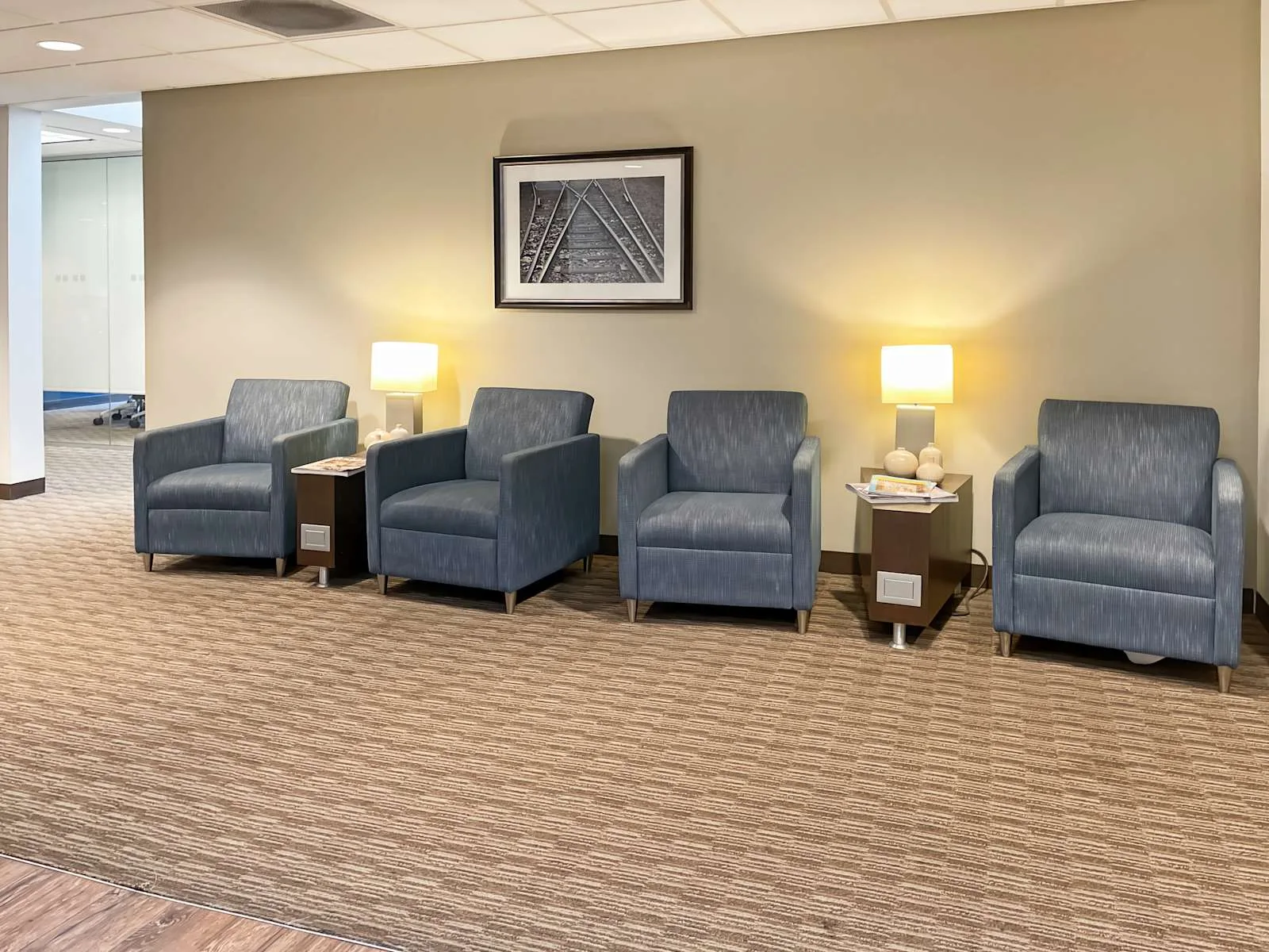 Regus KS, Wichita - Grand Hotel at Union Station, Lounge, Wichita, KS