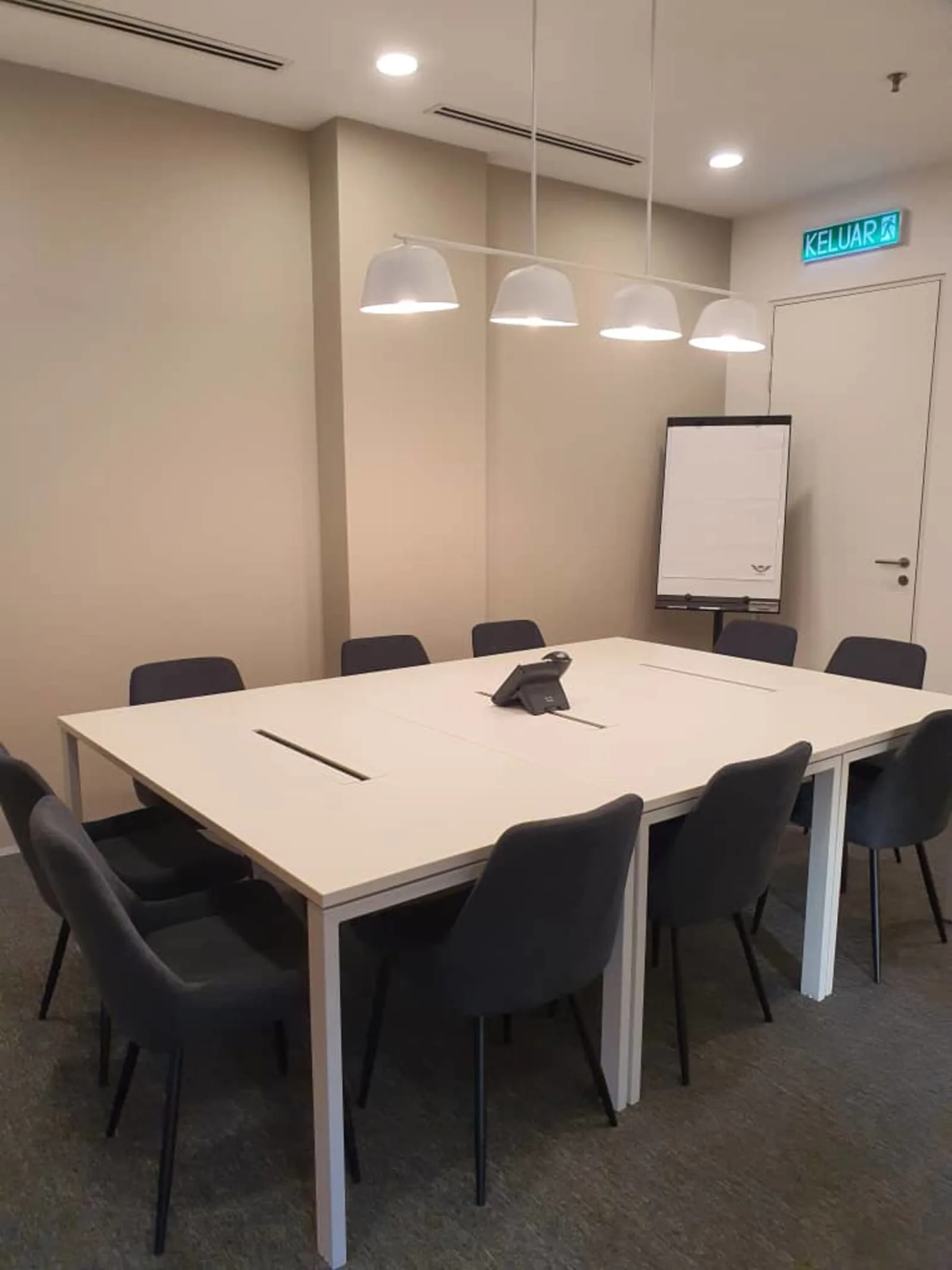Regus Kuala Lumpur, Menara Dungun, Meeting room for 10 people, Kuala Lumpur