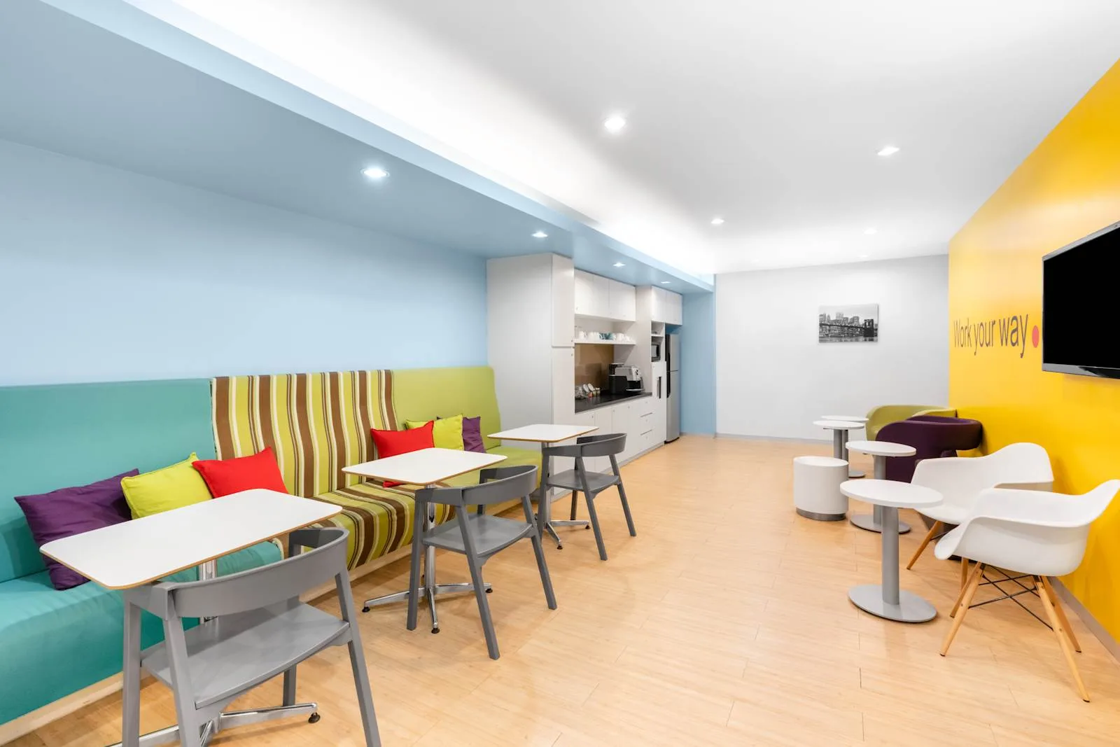 Regus KUALA LUMPUR, Solaris Mont Kiara, Cafeteria, Kuala Lumpur