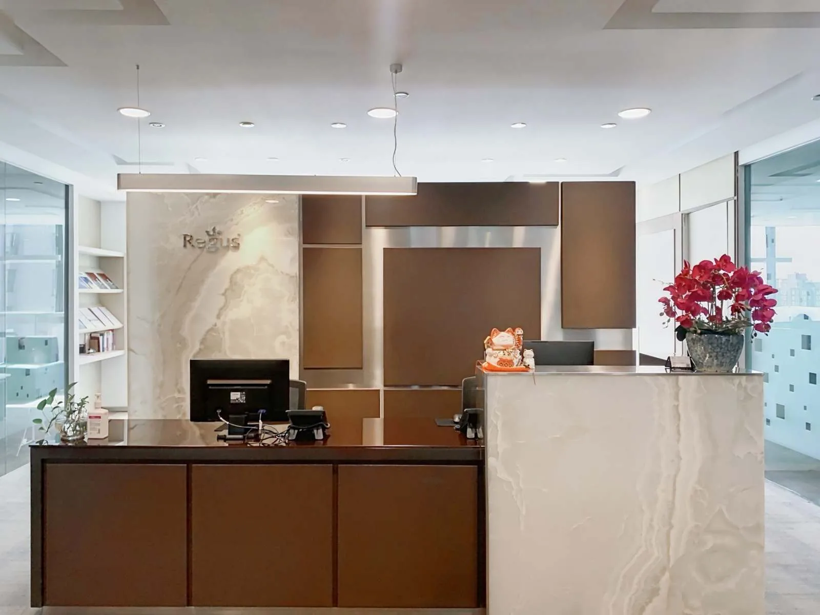 Regus KUNMING, Master、前台、昆明市