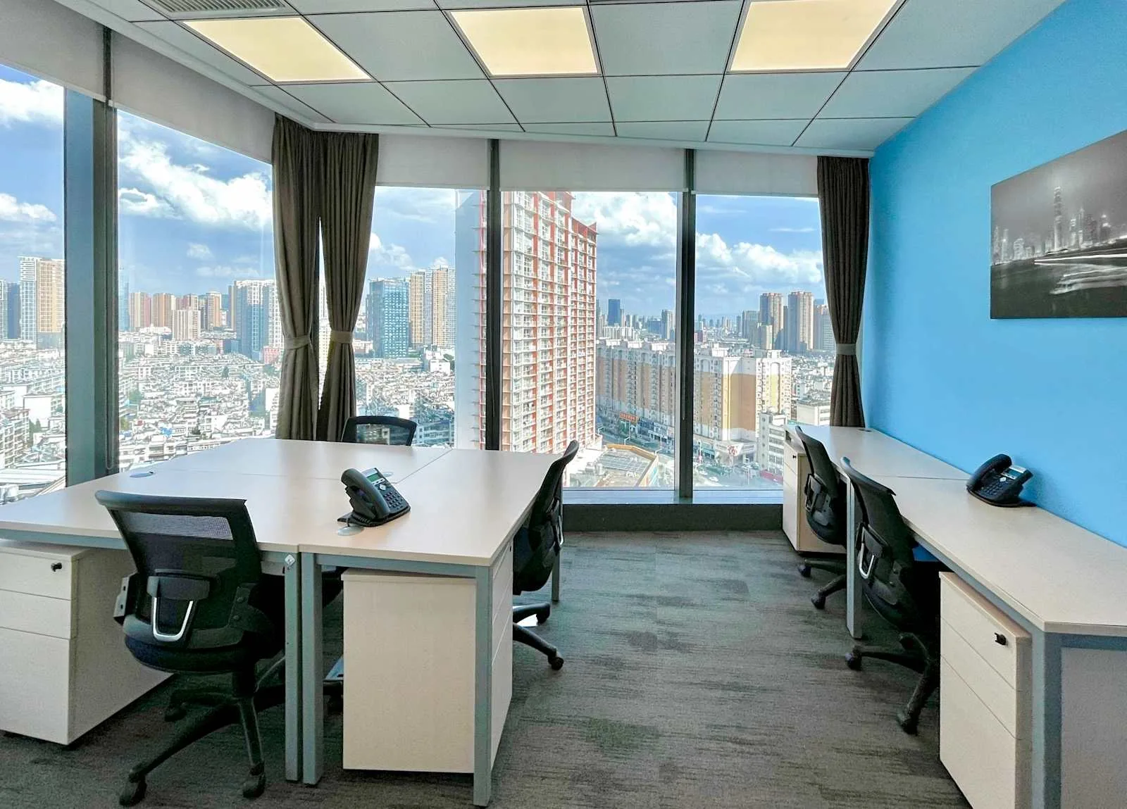Regus KUNMING, Kunming Square、5个工位的独立办公室、昆明市