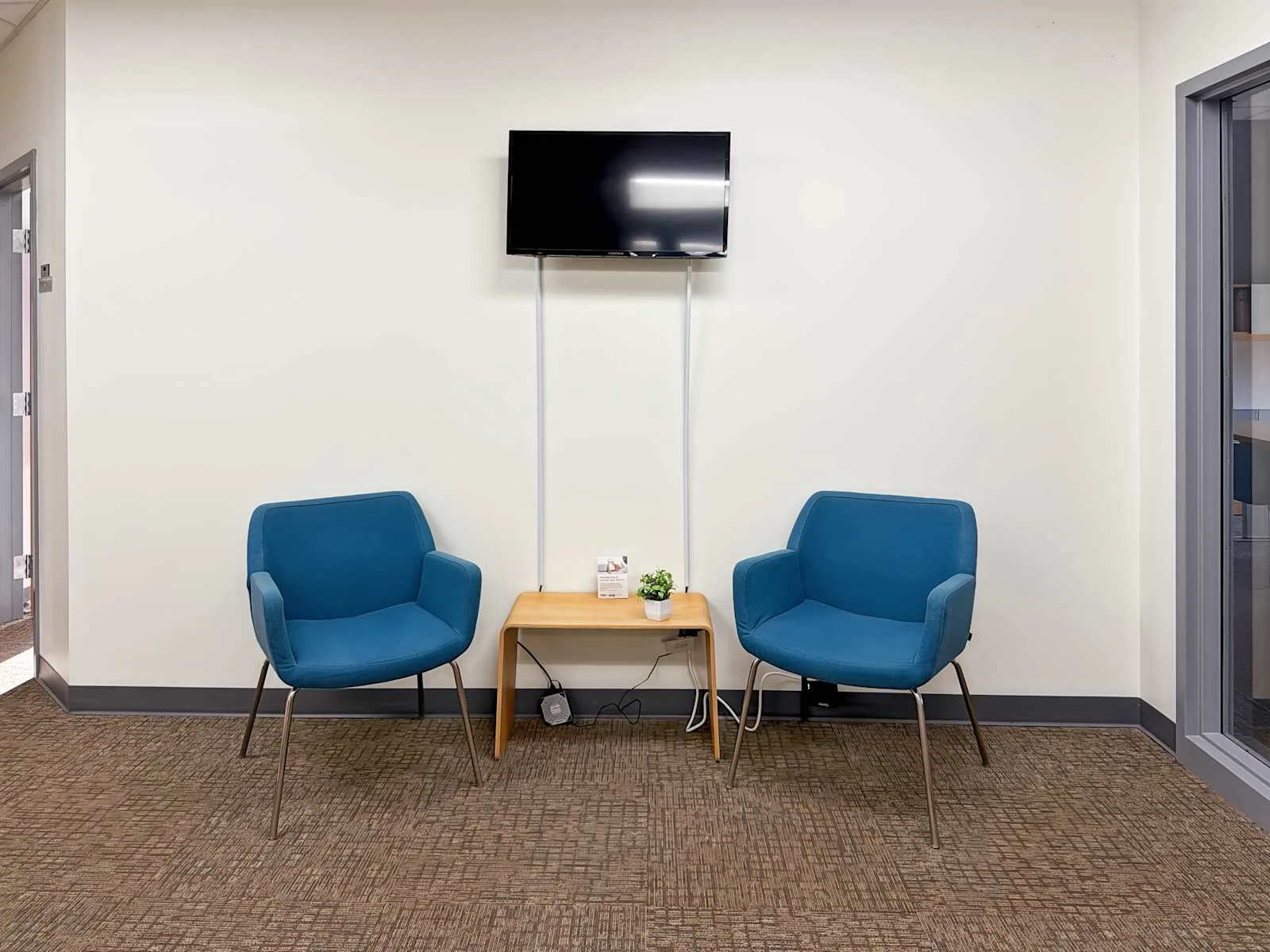 Regus KY, Bowling Green - 922 State Street, Lounge, Bowling Green, KY