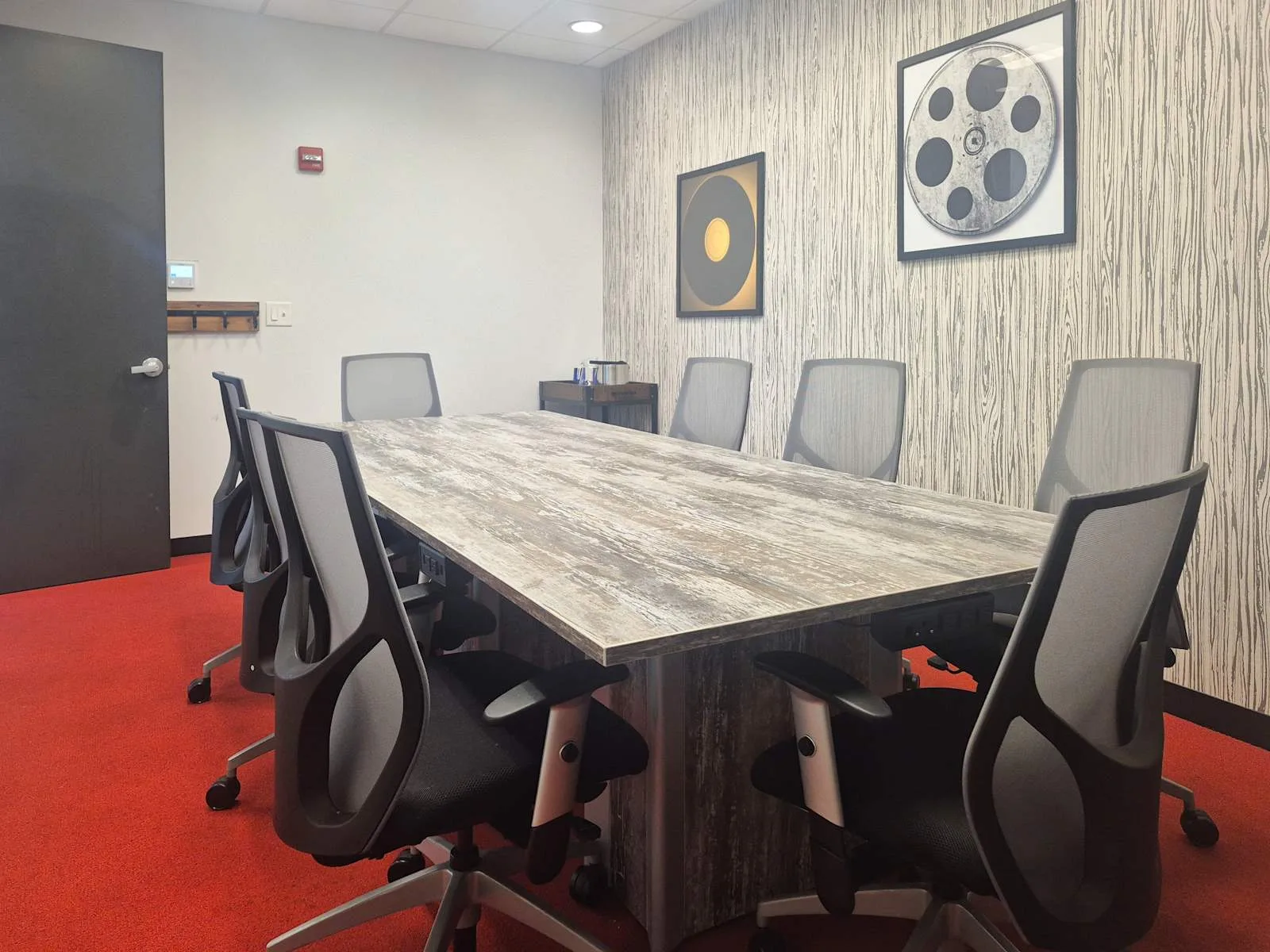 Regus KY, Louisville - Brownsboro Crossing, Meeting room for 8 people, Louisville, KY